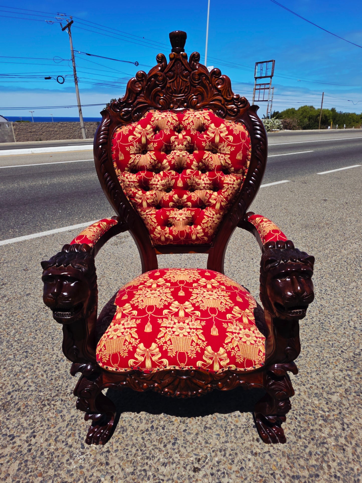 Carved Mahogany Throne Armchair – Power and Distinction 🪞🌿🪶