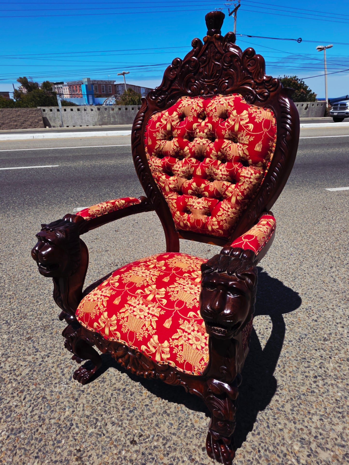 Carved Mahogany Throne Armchair – Power and Distinction 🪞🌿🪶