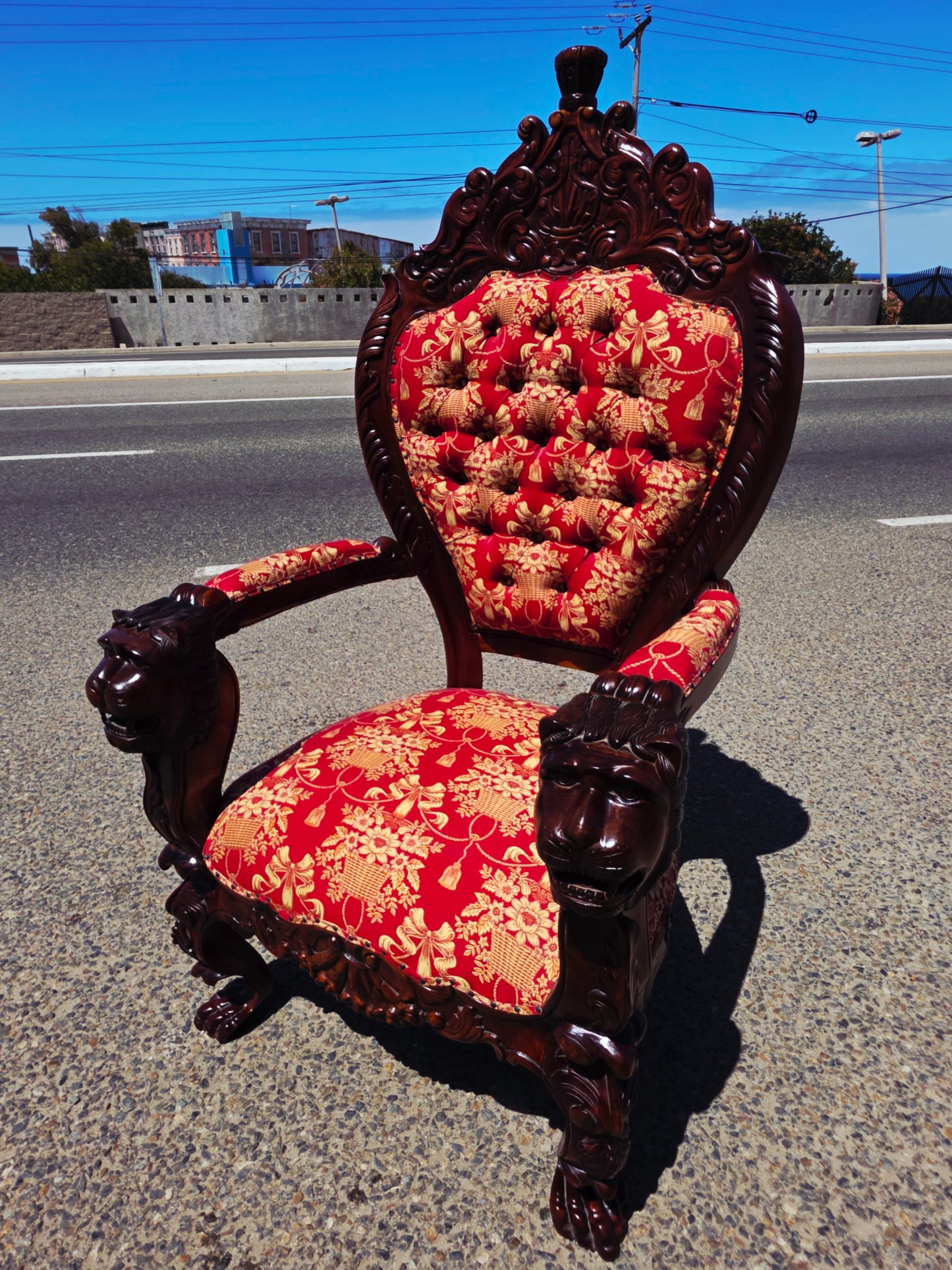 Carved Mahogany Throne Armchair – Power and Distinction 🪞🌿🪶