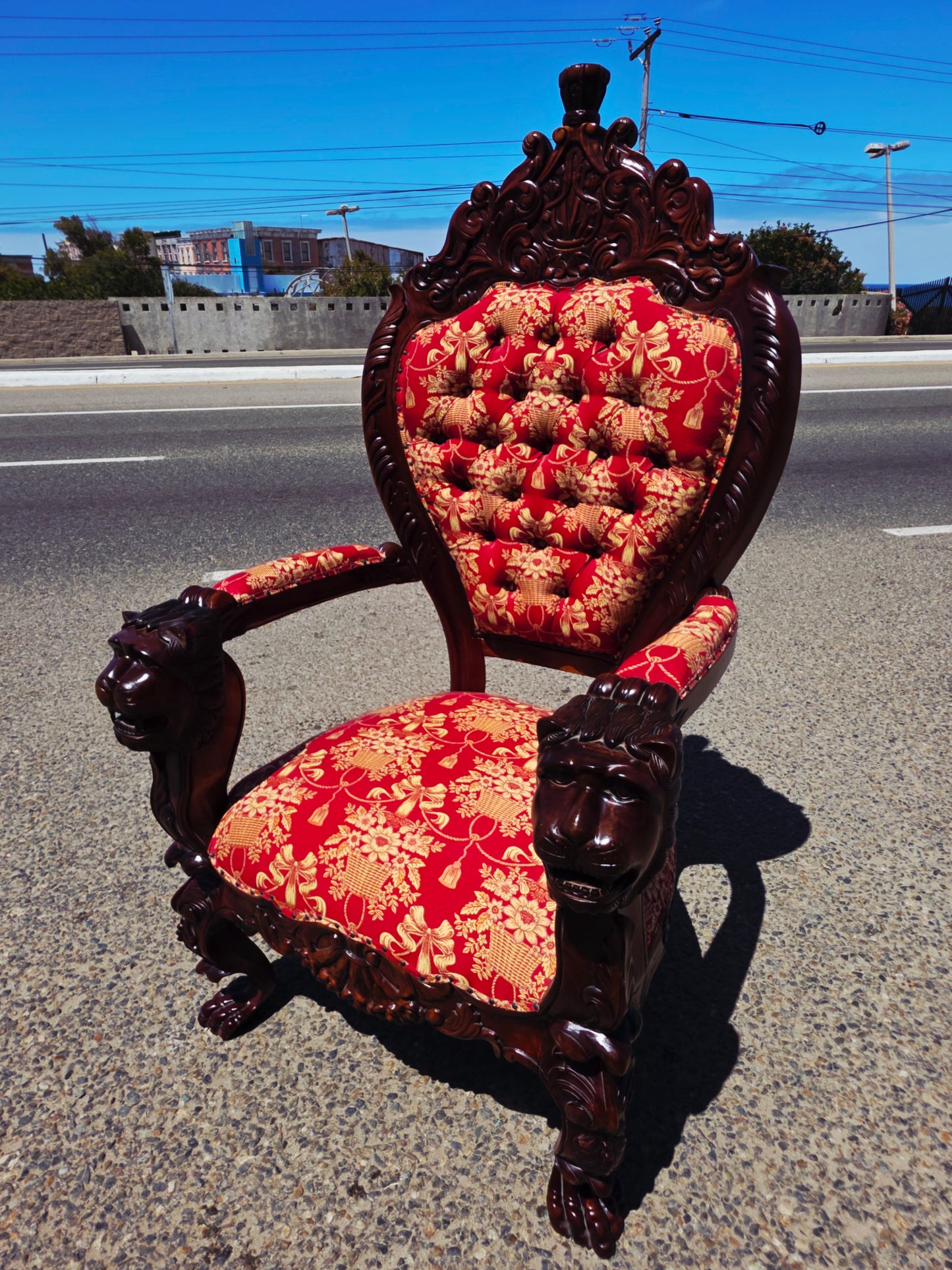 Carved Mahogany Throne Armchair – Power and Distinction 🪞🌿🪶