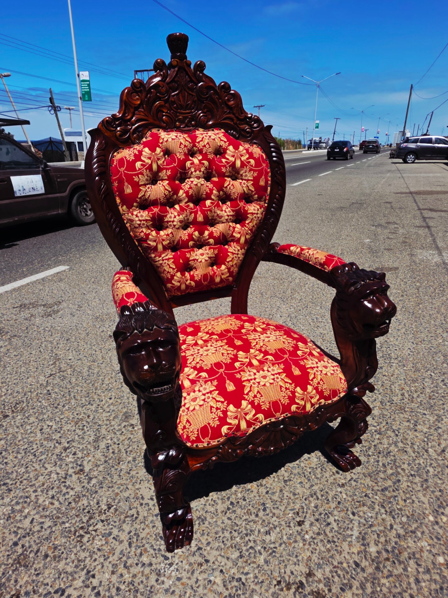 Carved Mahogany Throne Armchair – Power and Distinction 🪞🌿🪶