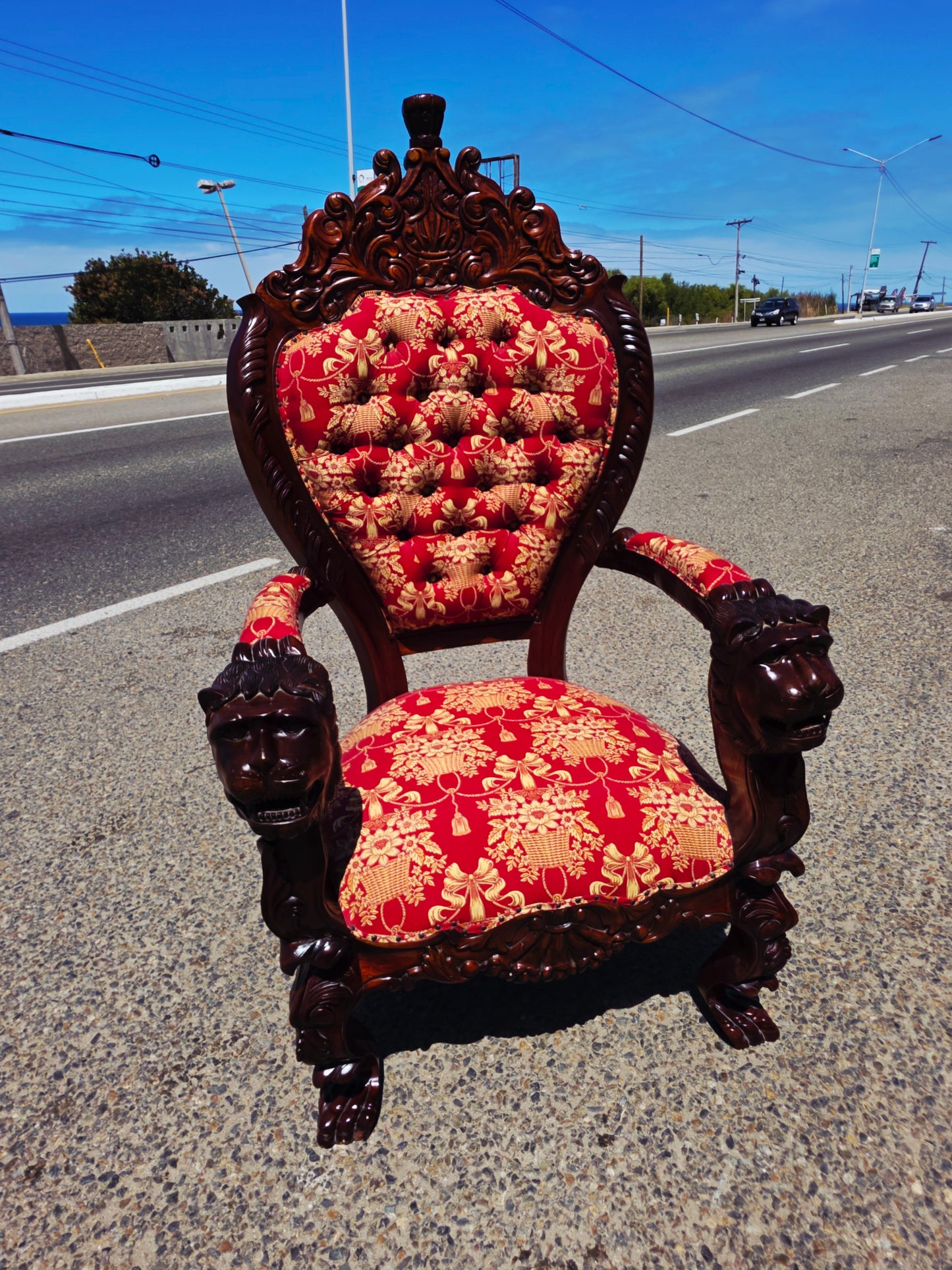 Carved Mahogany Throne Armchair – Power and Distinction 🪞🌿🪶