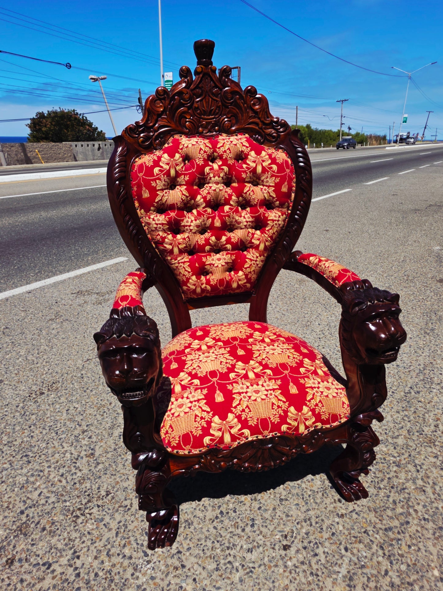 Carved Mahogany Throne Armchair – Power and Distinction 🪞🌿🪶