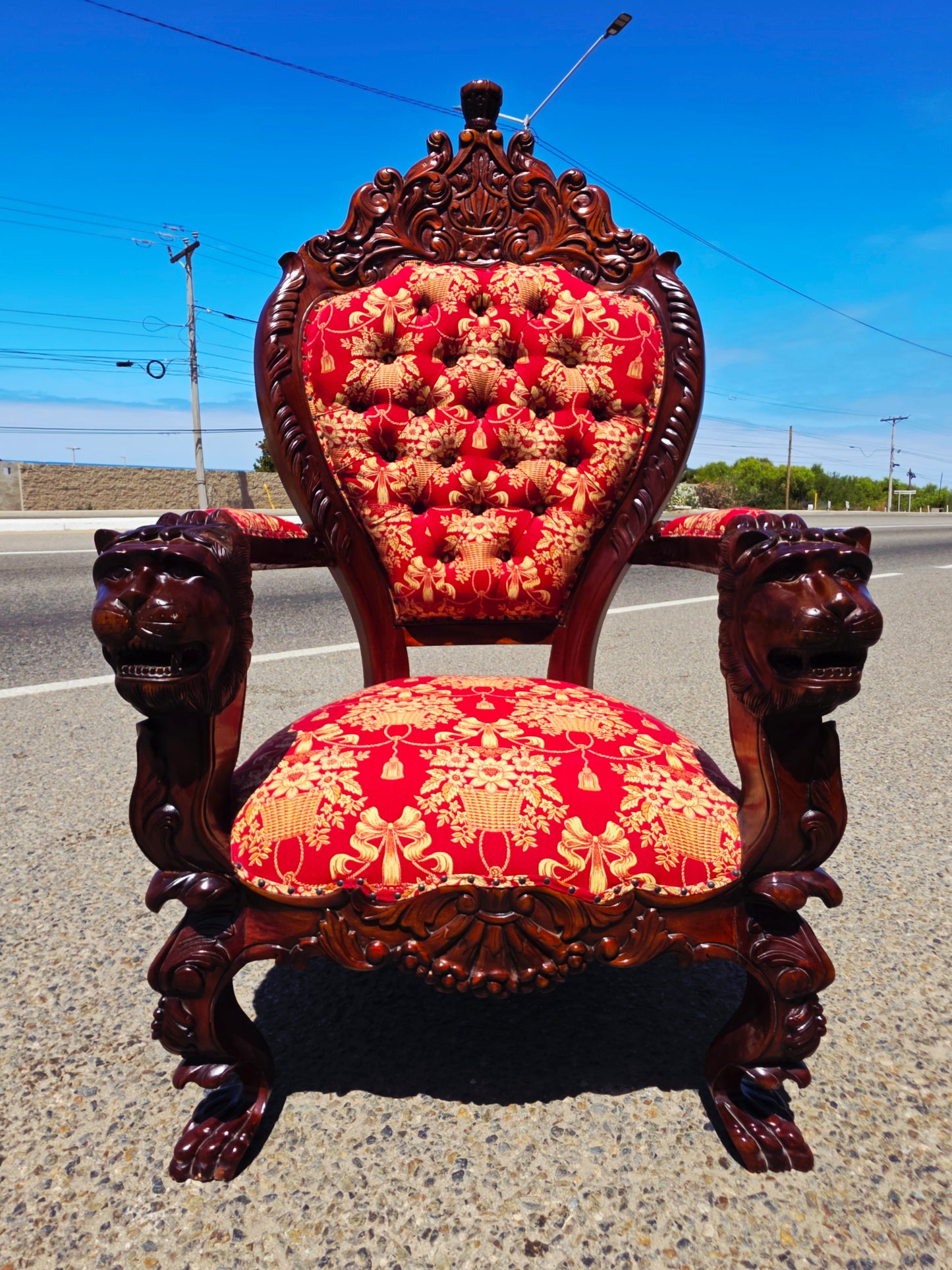 Carved Mahogany Throne Armchair – Power and Distinction 🪞🌿🪶