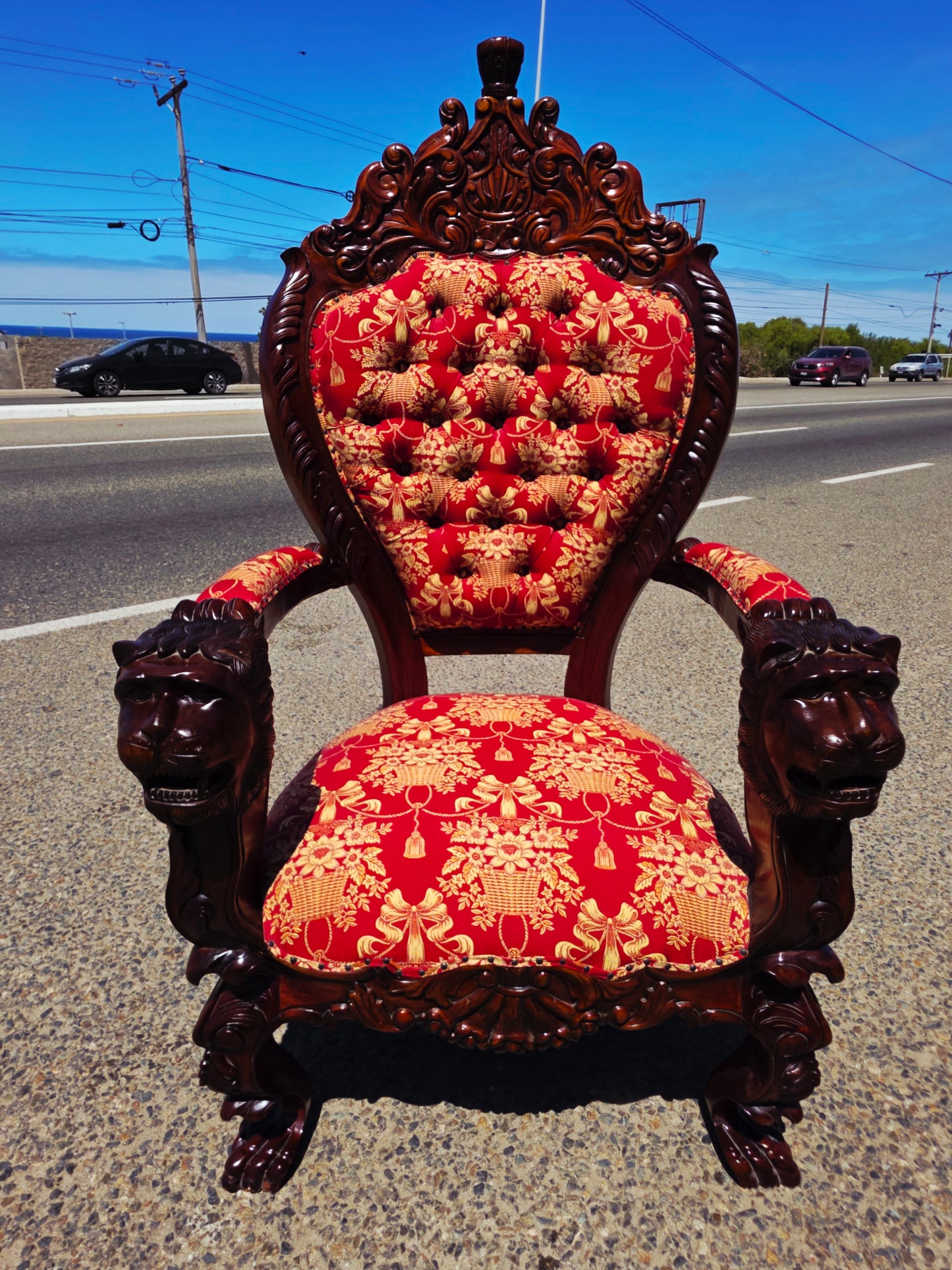 Carved Mahogany Throne Armchair – Power and Distinction 🪞🌿🪶