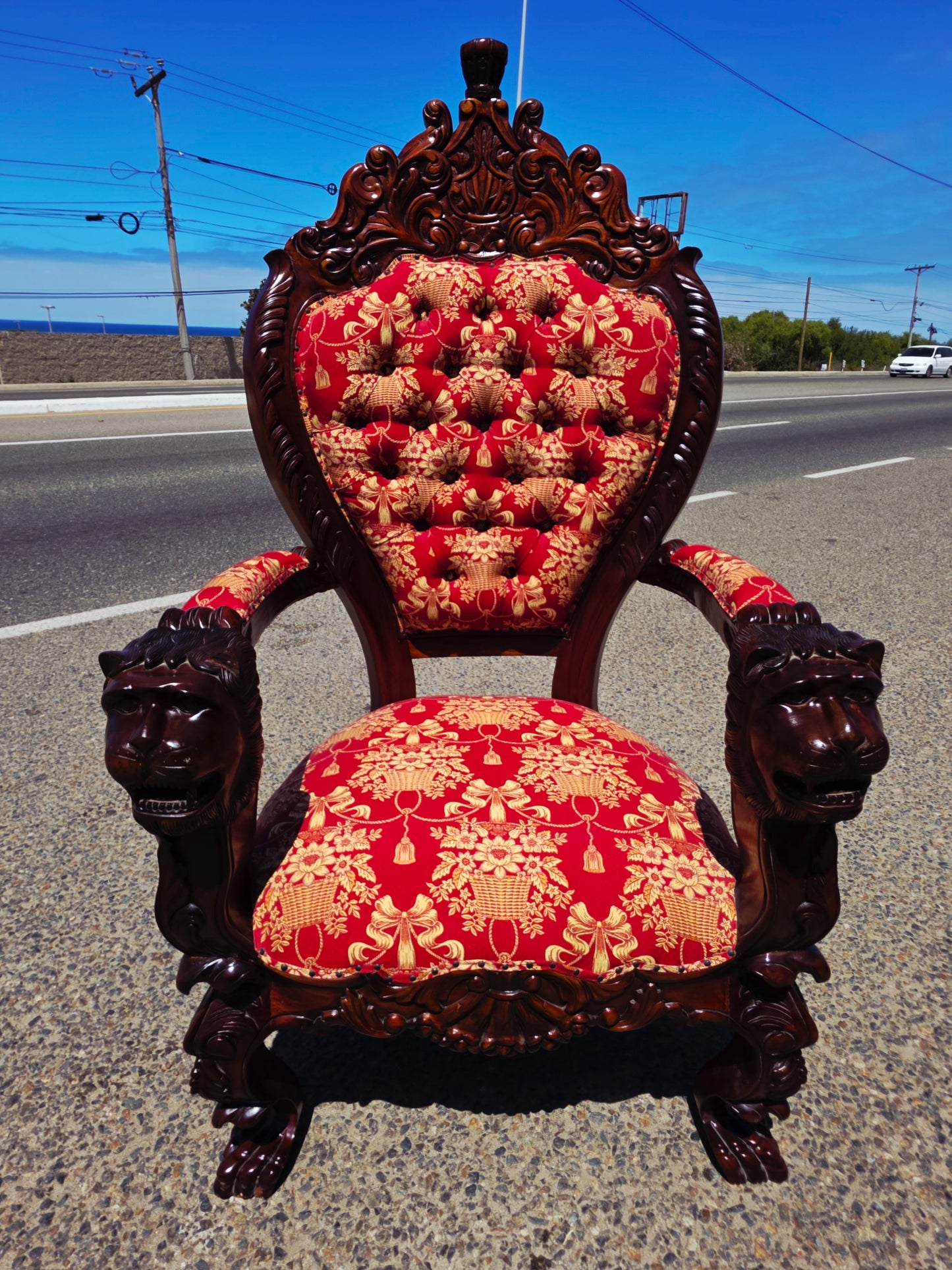 Carved Mahogany Throne Armchair – Power and Distinction 🪞🌿🪶