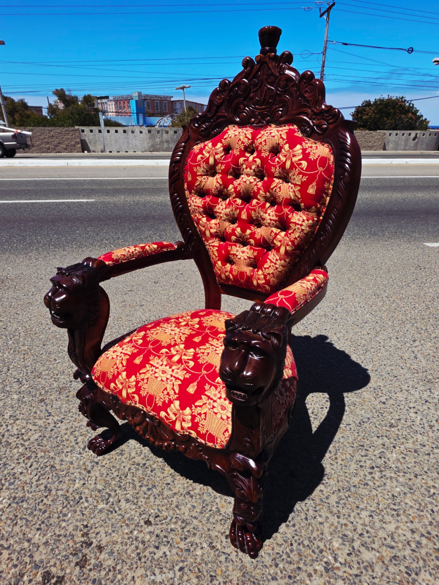 Carved Mahogany Throne Armchair – Power and Distinction 🪞🌿🪶