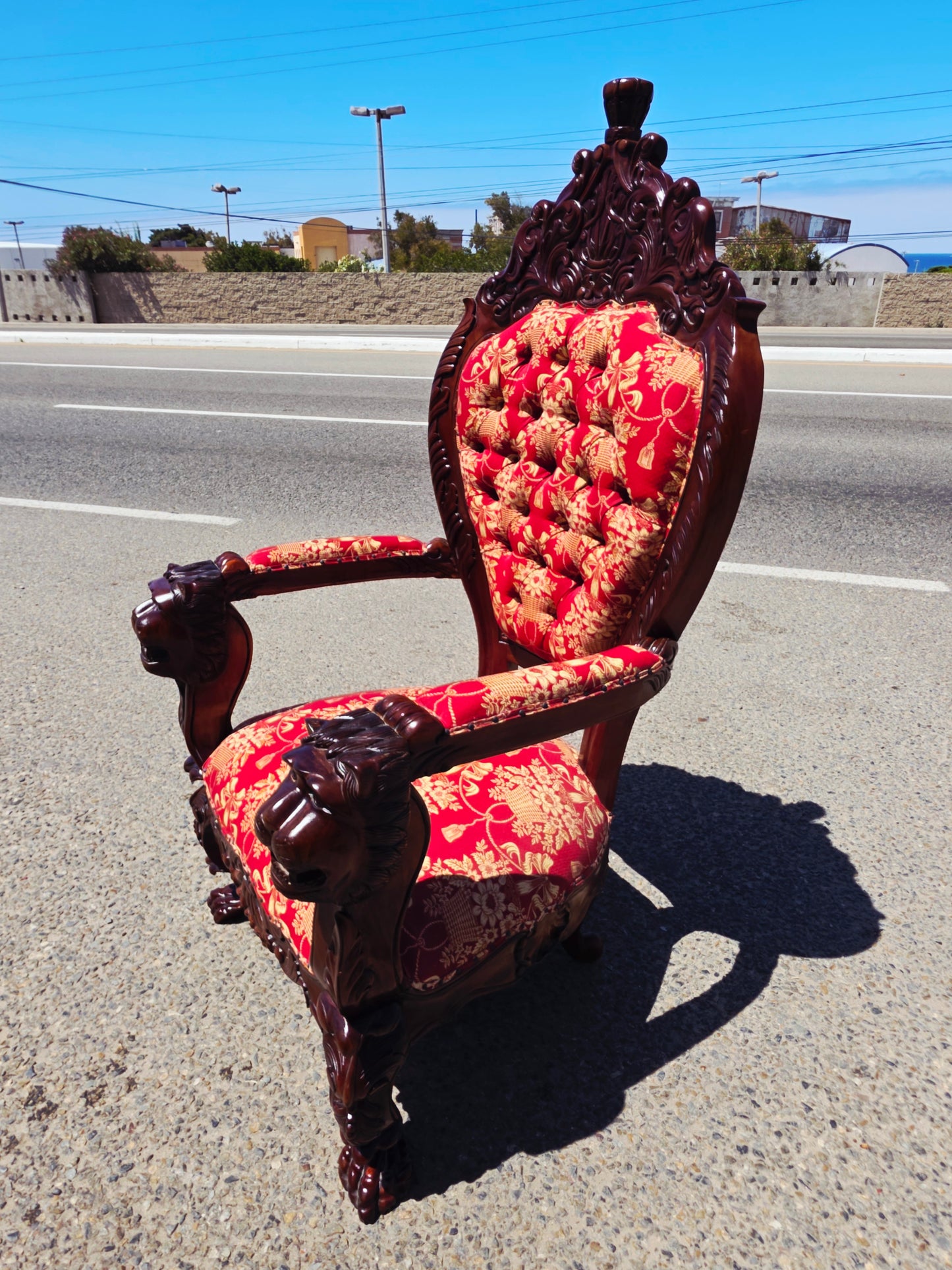 Carved Mahogany Throne Armchair – Power and Distinction 🪞🌿🪶