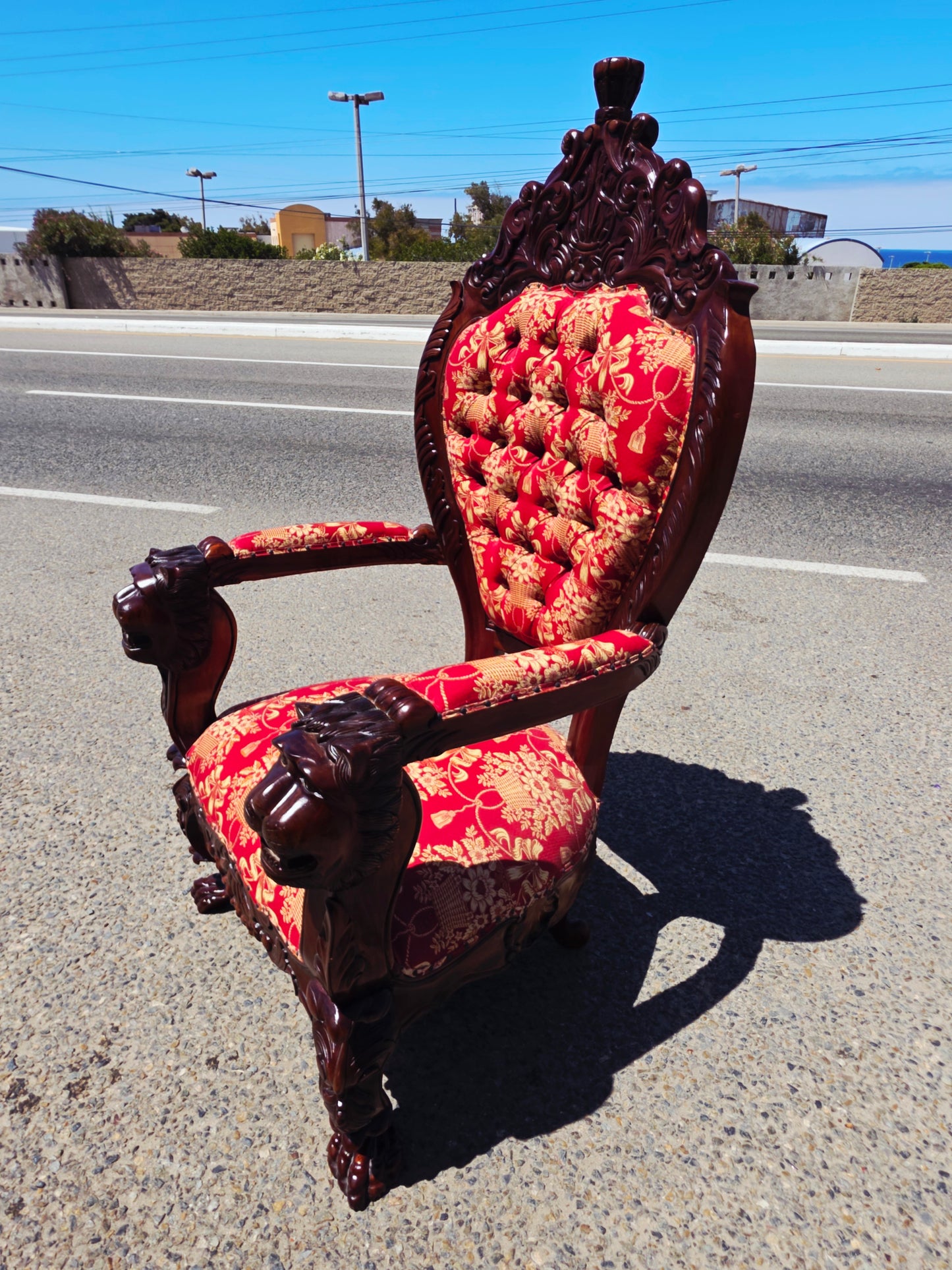 Carved Mahogany Throne Armchair – Power and Distinction 🪞🌿🪶