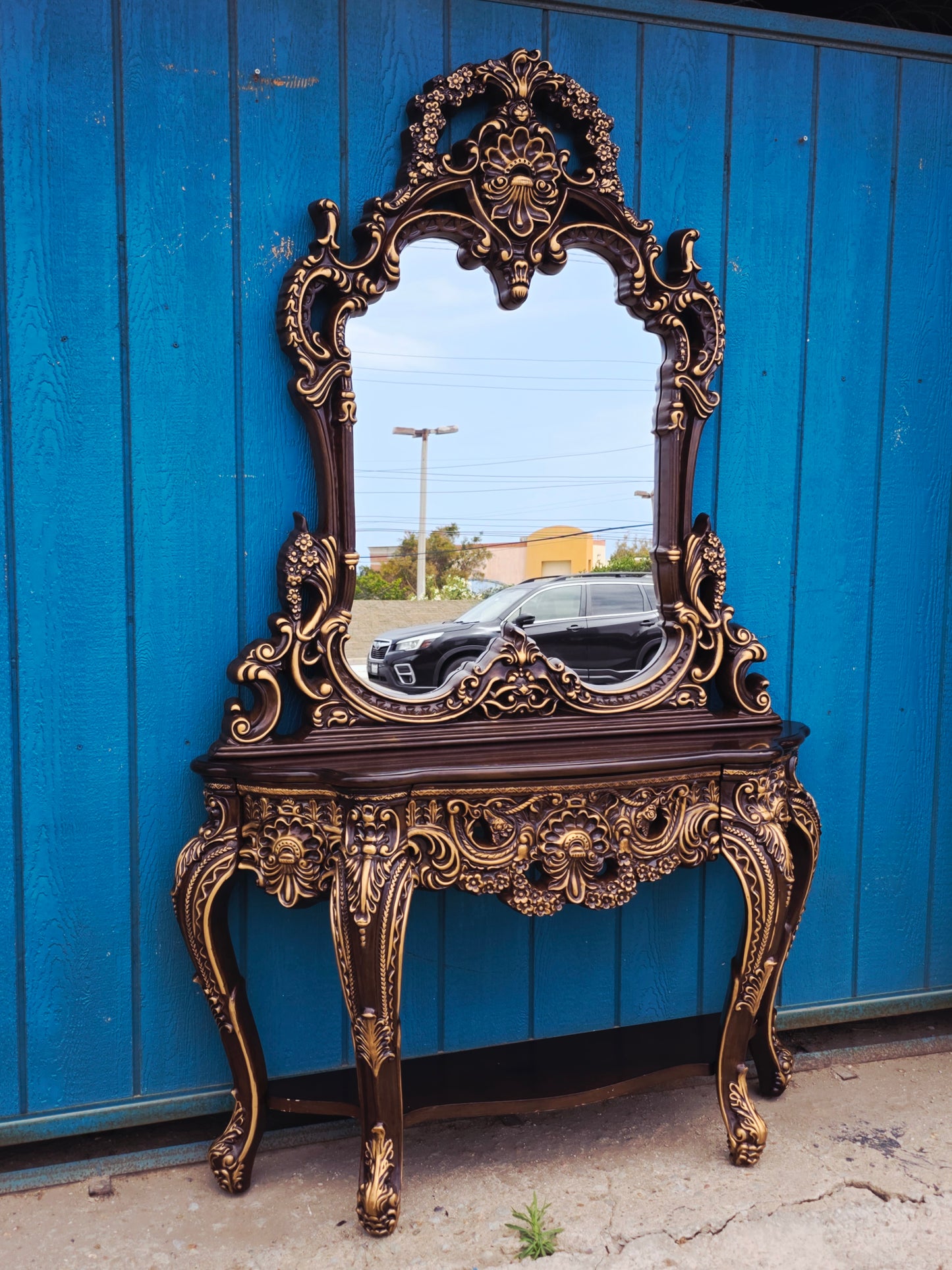 Credenza and Mirror – Homey Design Inc, Classic Style with Golden Carving 🏛️🎭🌿