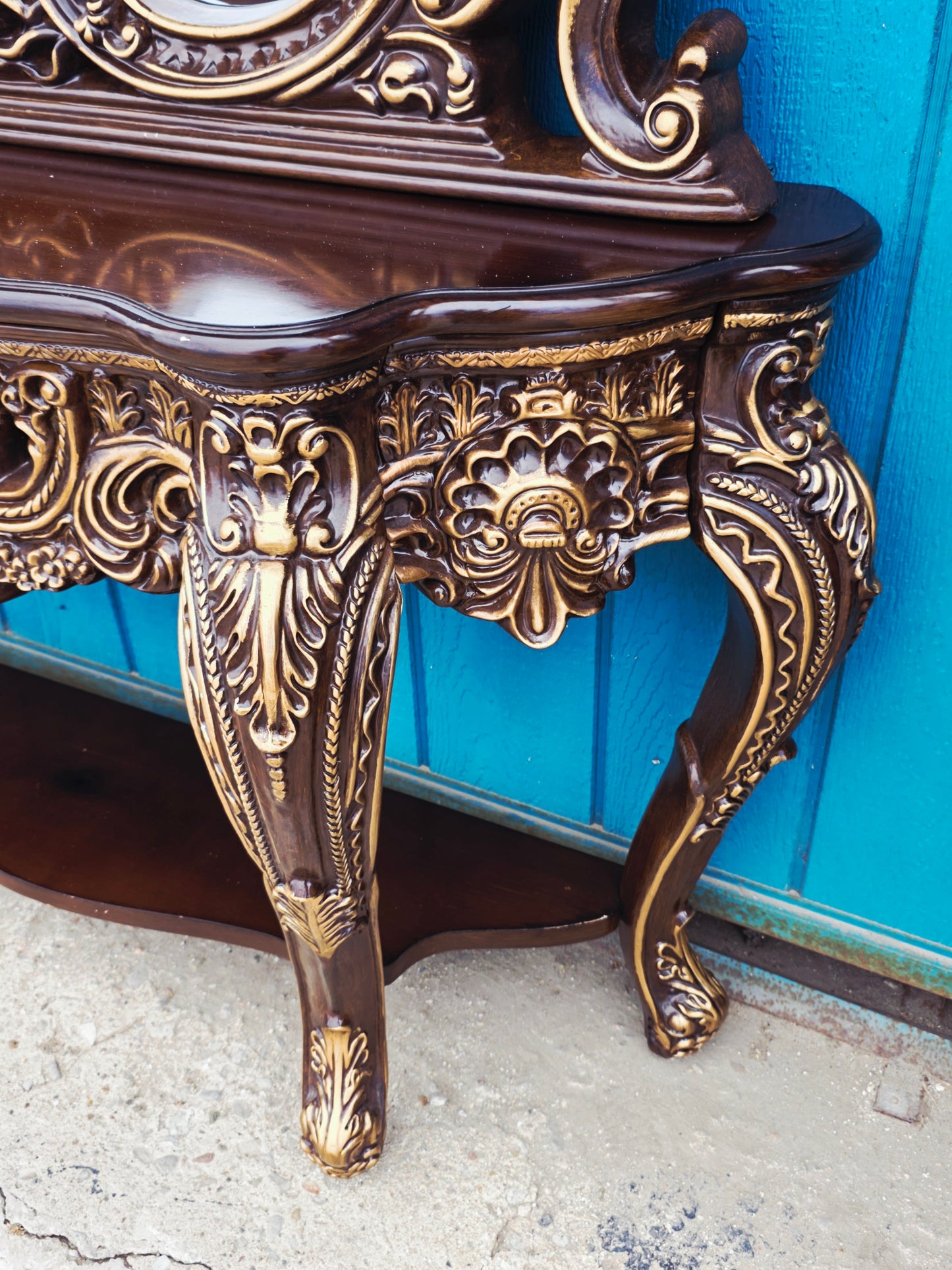 Credenza and Mirror – Homey Design Inc, Classic Style with Golden Carving 🏛️🎭🌿