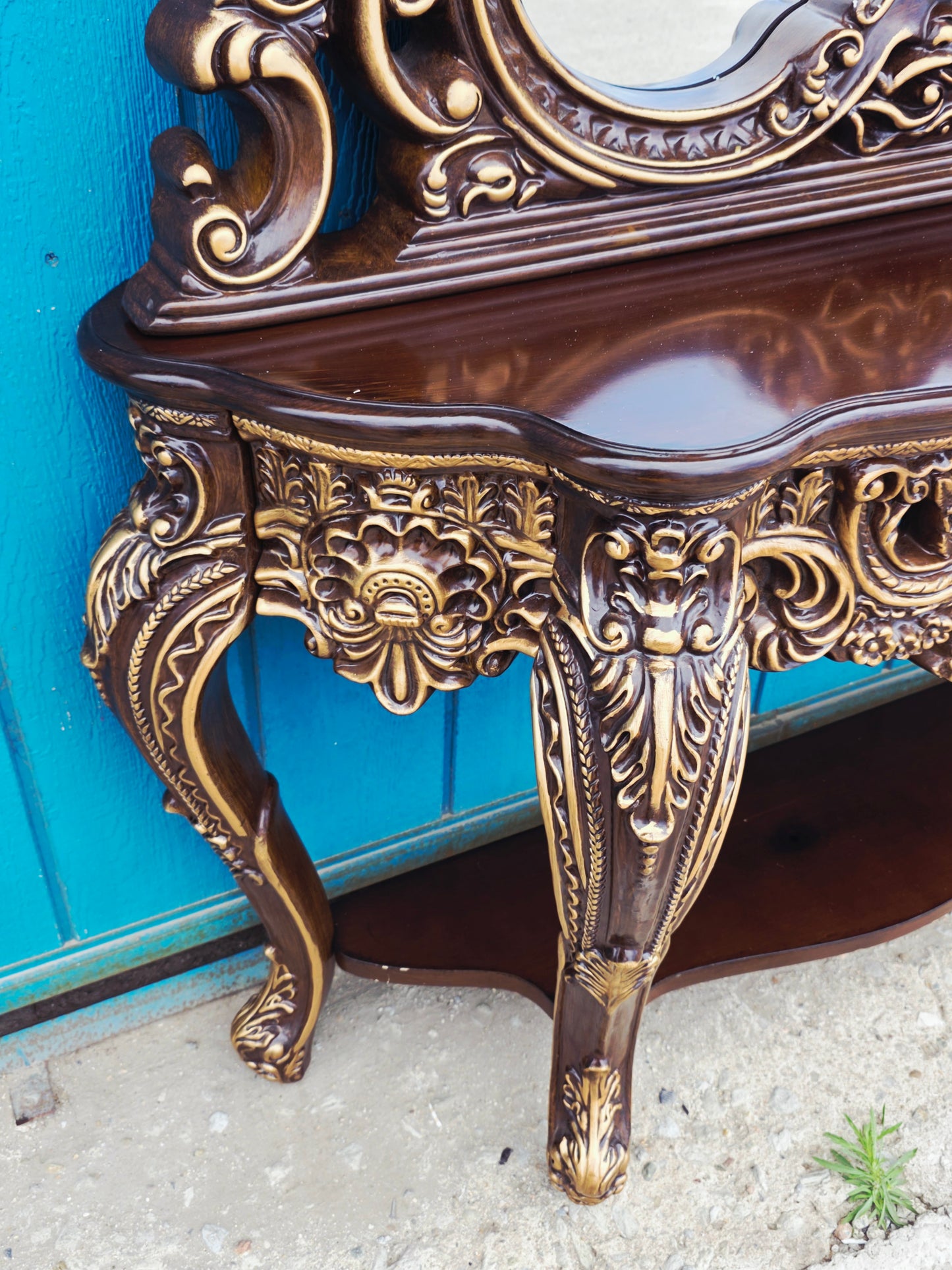 Credenza and Mirror – Homey Design Inc, Classic Style with Golden Carving 🏛️🎭🌿