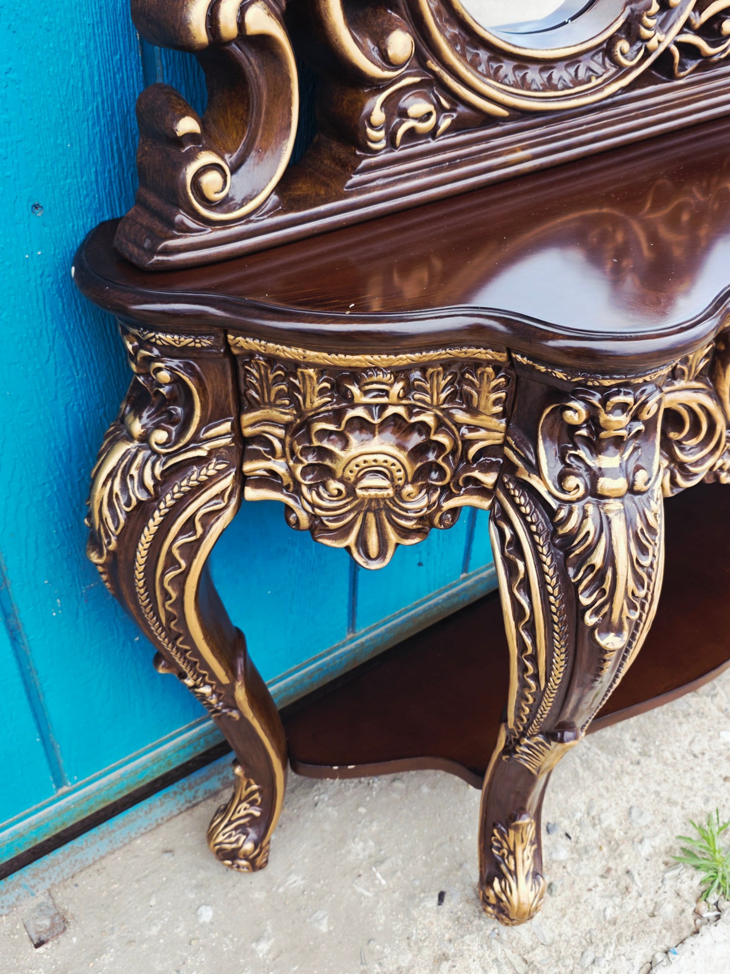 Credenza and Mirror – Homey Design Inc, Classic Style with Golden Carving 🏛️🎭🌿