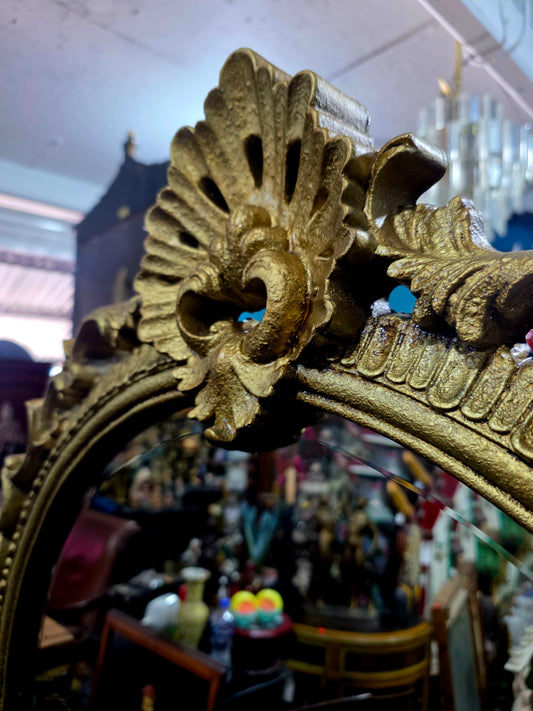 Classic Mirror with Elegant Proportions ✨🪞🌸
