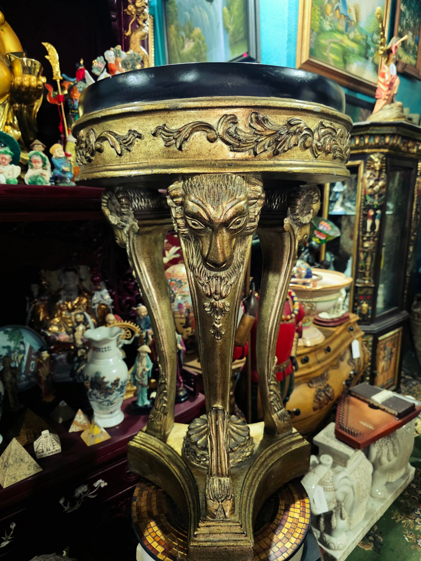 Decorative Aged Gold Pedestal with Black Top 🌿🏛️🌹