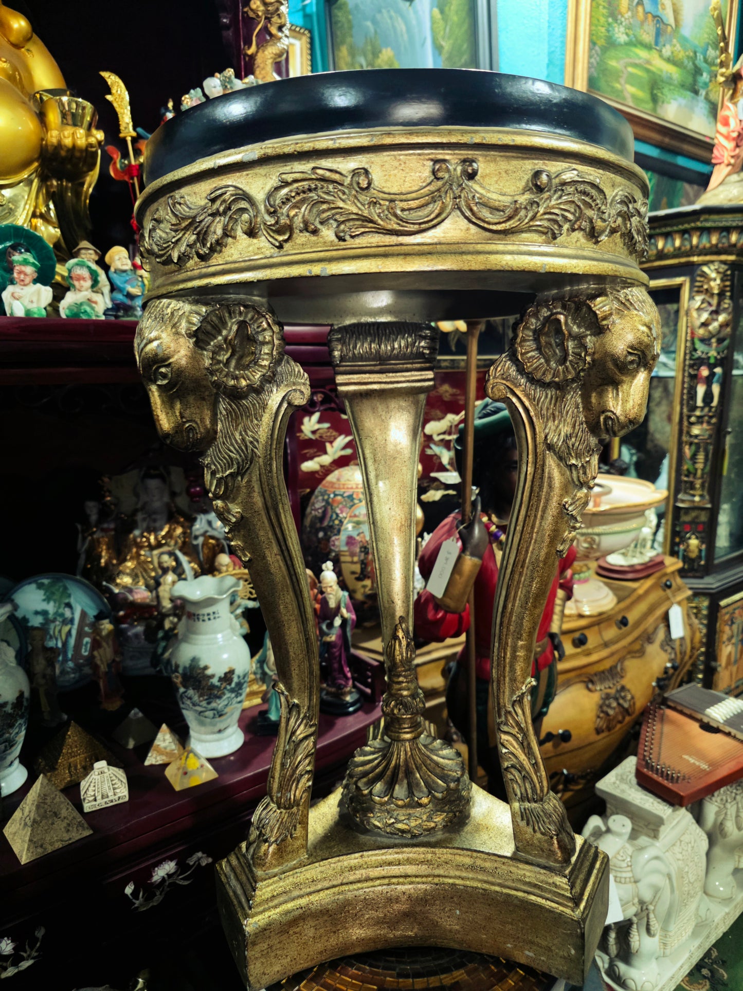 Decorative Aged Gold Pedestal with Black Top 🌿🏛️🌹