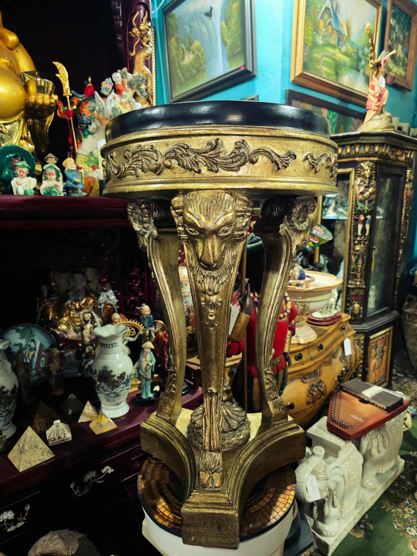 Decorative Aged Gold Pedestal with Black Top 🌿🏛️🌹