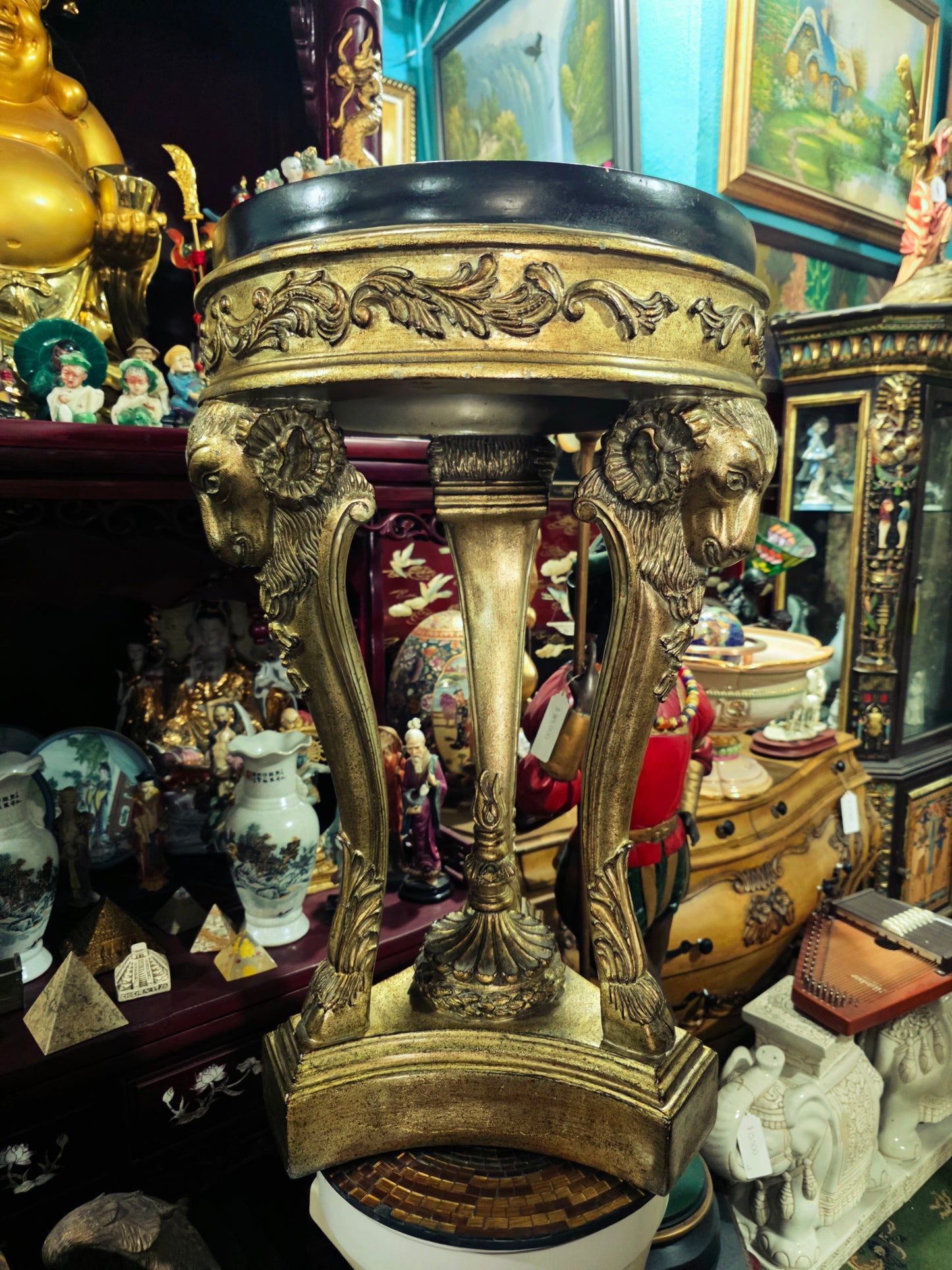 Decorative Aged Gold Pedestal with Black Top 🌿🏛️🌹