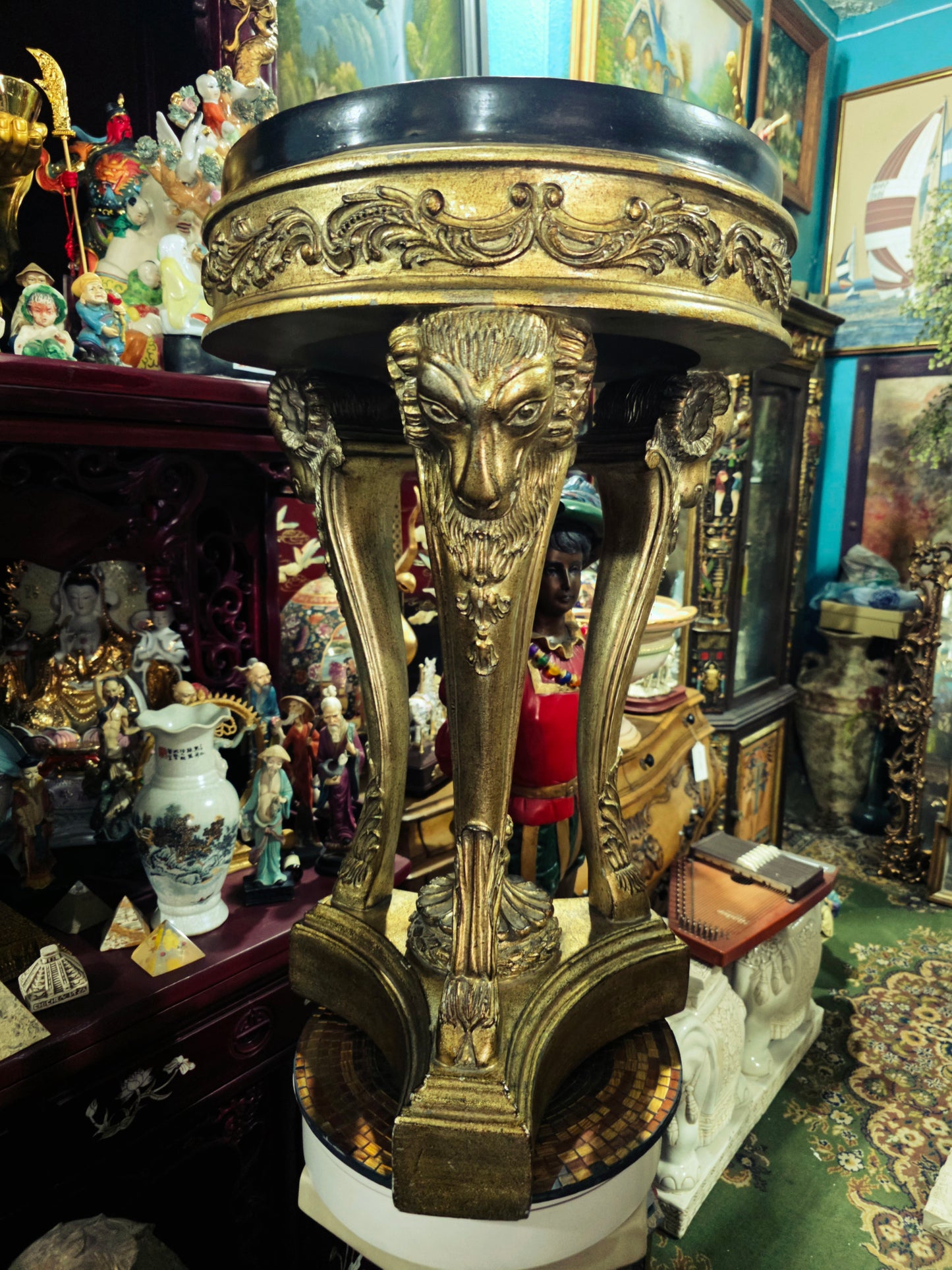 Decorative Aged Gold Pedestal with Black Top 🌿🏛️🌹