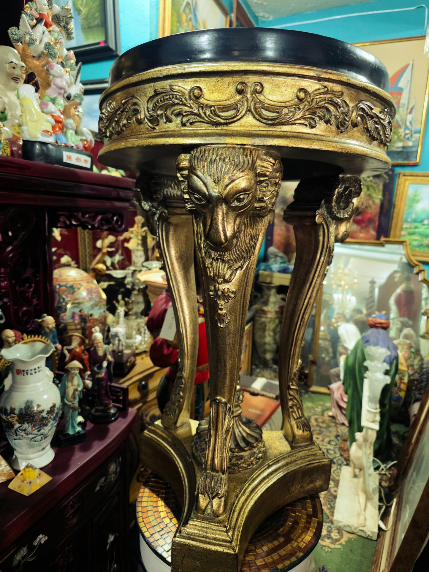 Decorative Aged Gold Pedestal with Black Top 🌿🏛️🌹