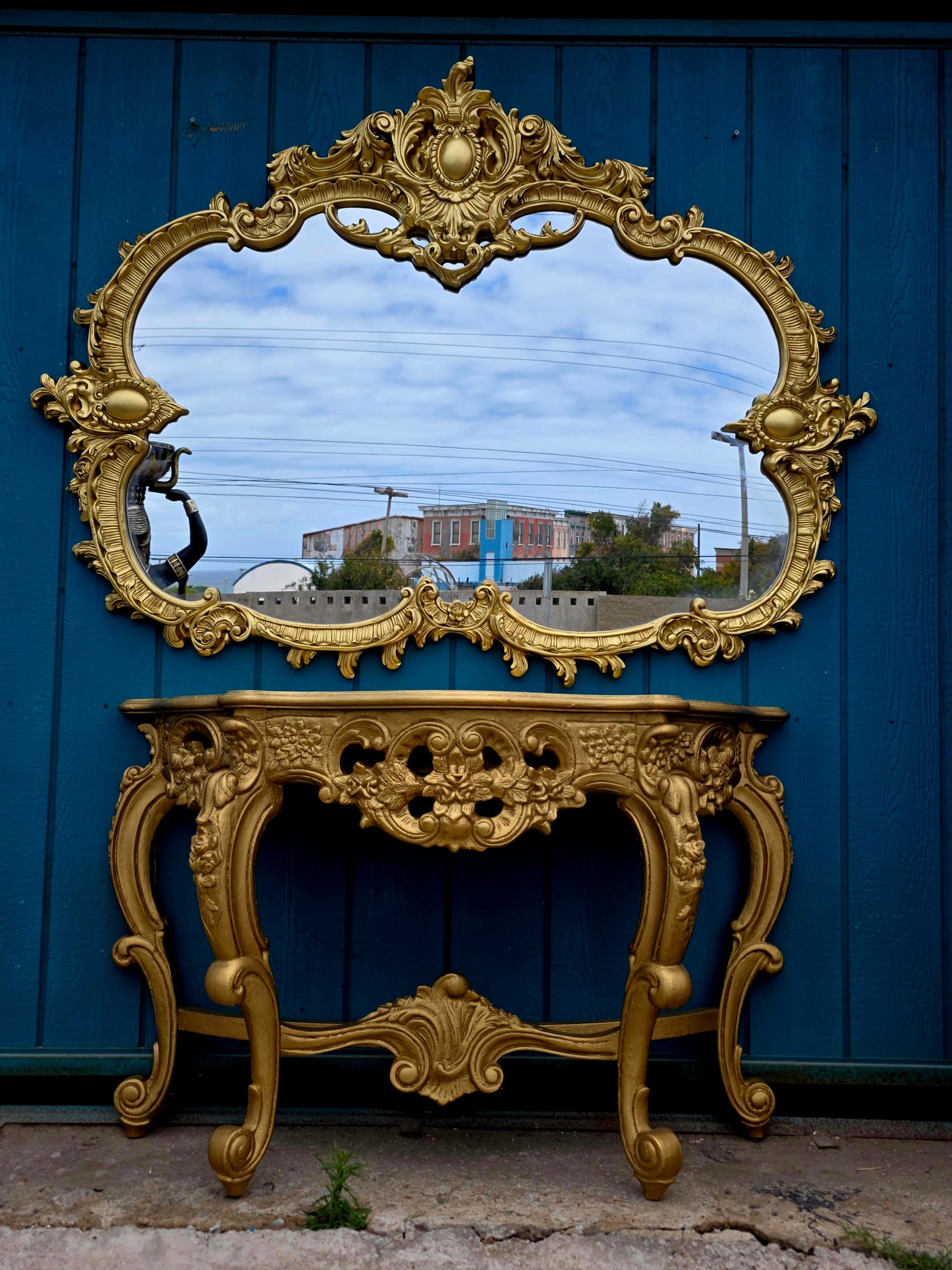 Elegant Gilded Baroque Mirror and Console 🌿🏛️🌿