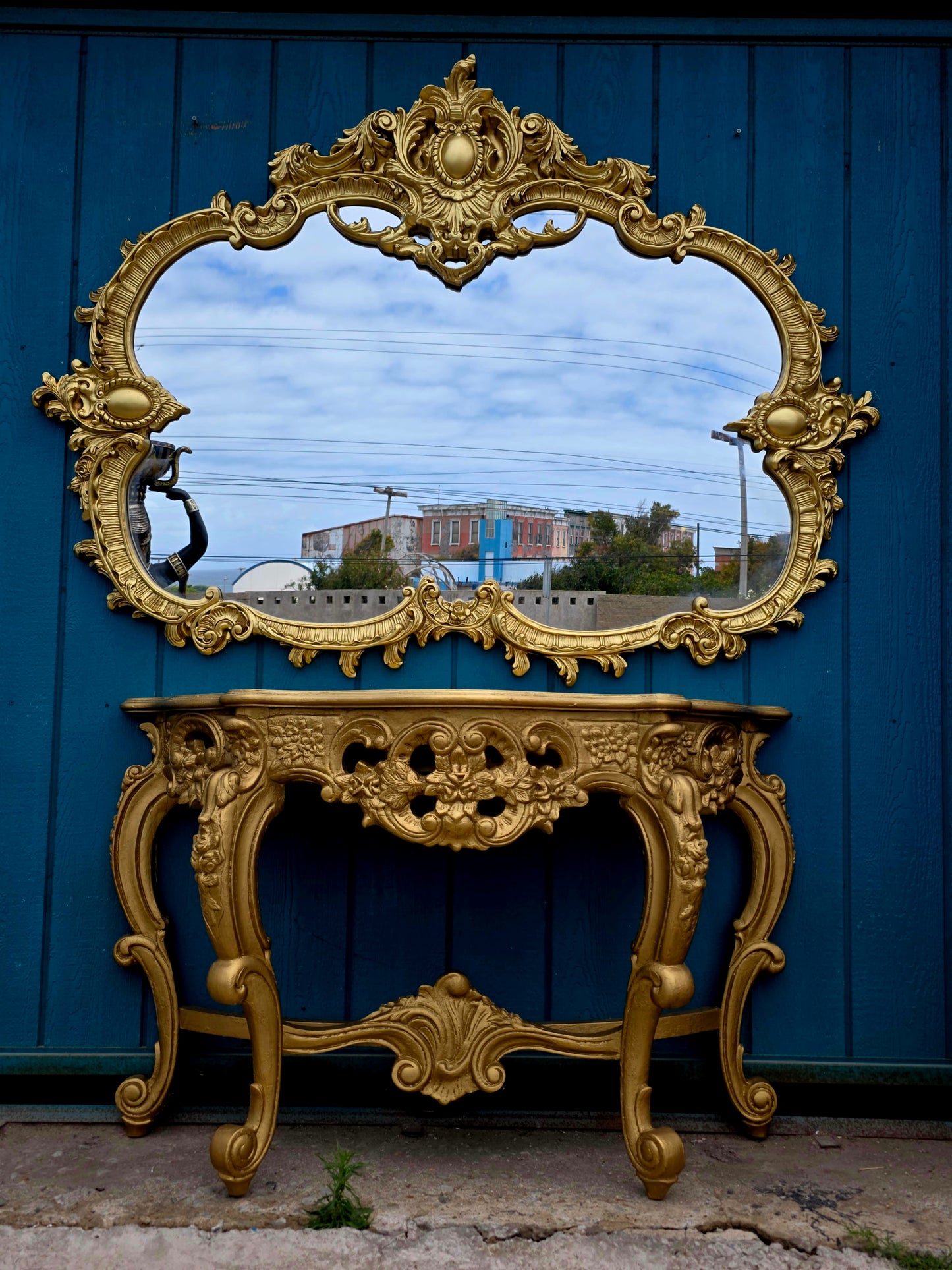 Elegant Gilded Baroque Mirror and Console 🌿🏛️🌿