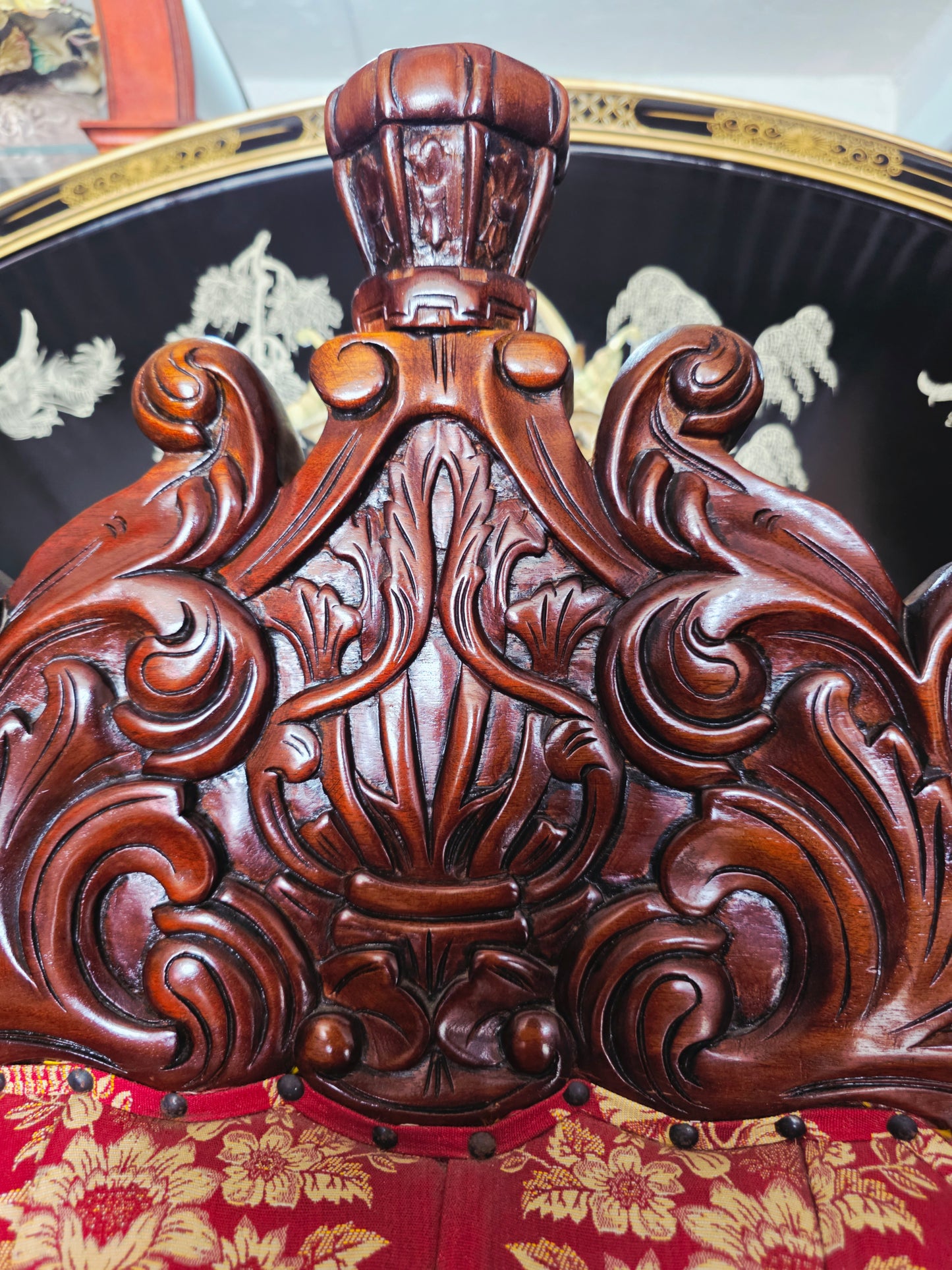 Hand-Carved Mahogany Throne Armchair - Power and Distinction 🪞🌿🪶