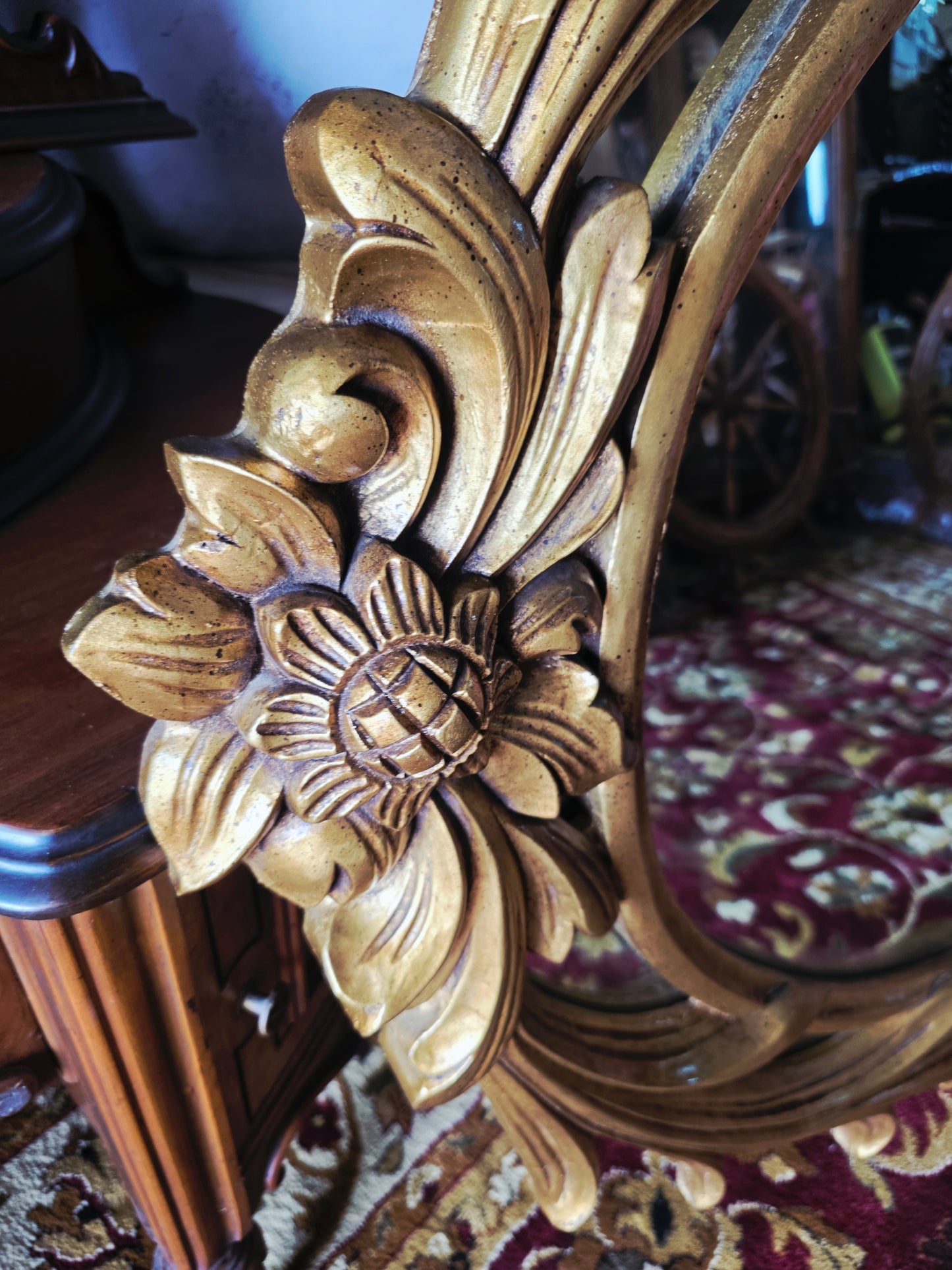 Espejo Ovalado en Hoja de Oro – Ramco Royal Art Manufacturing Corporation🌸🌿🪞