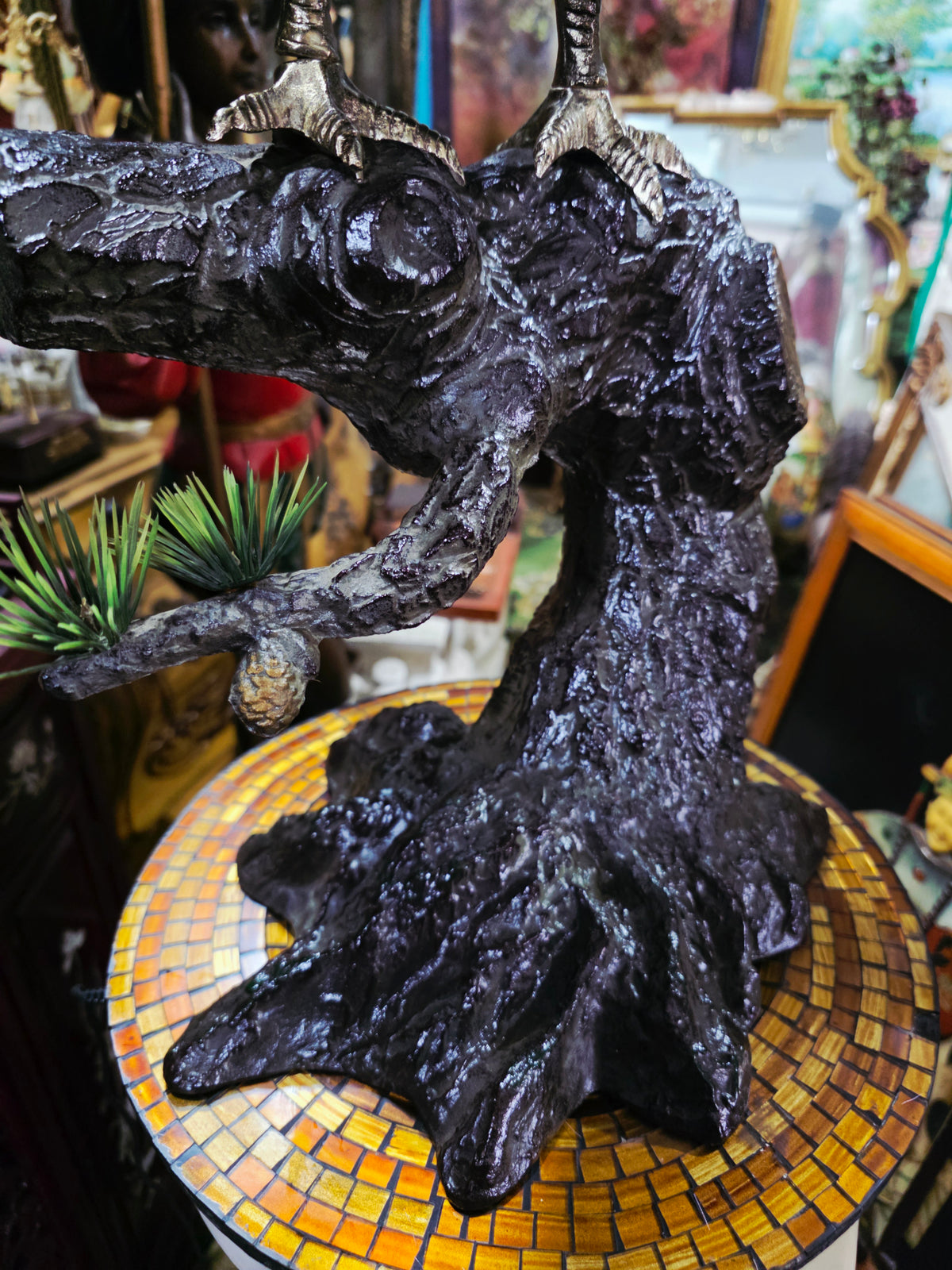 Escultura de Halcón en Metal🦅