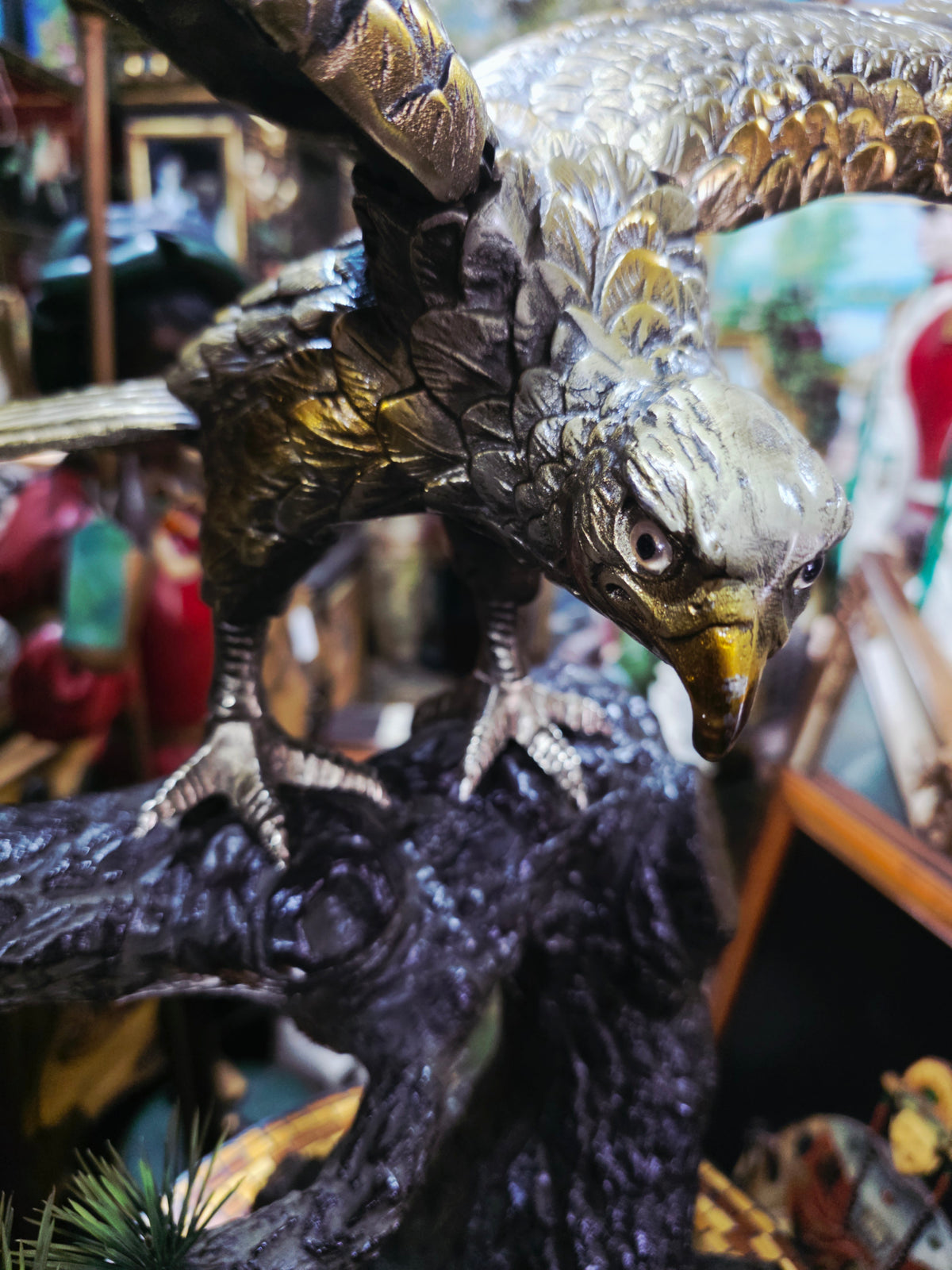 Escultura de Halcón en Metal🦅