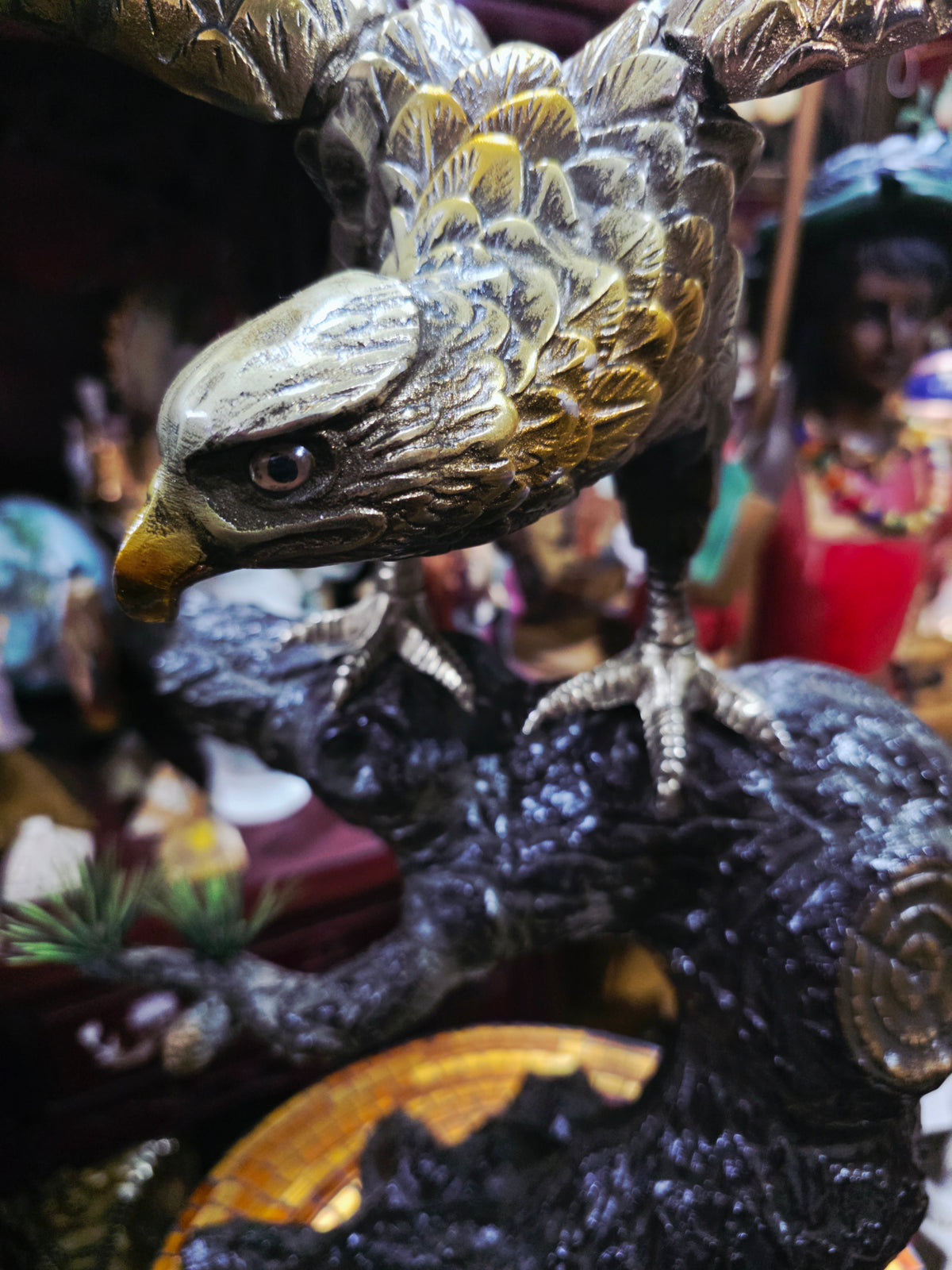 Escultura de Halcón en Metal🦅