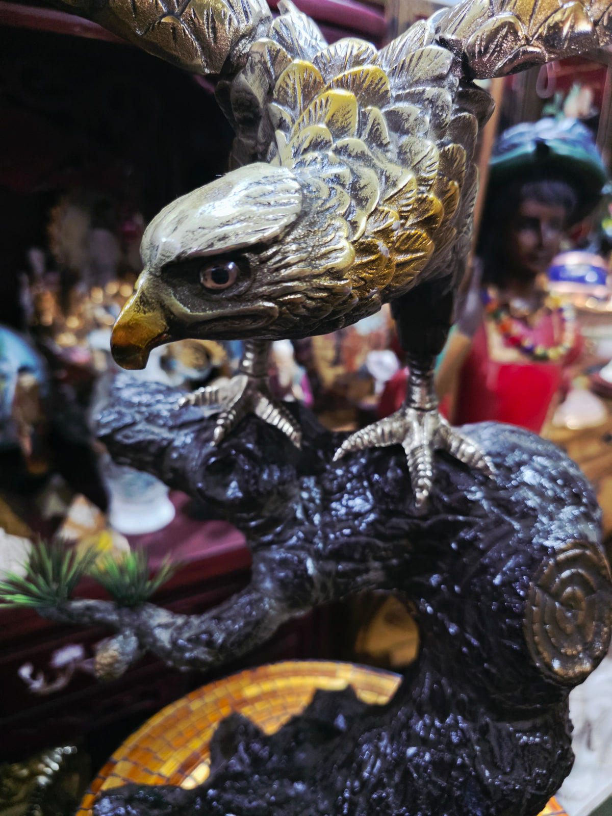 Escultura de Halcón en Metal🦅