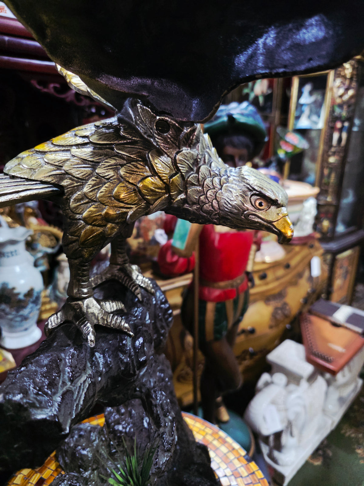Escultura de Halcón en Metal🦅