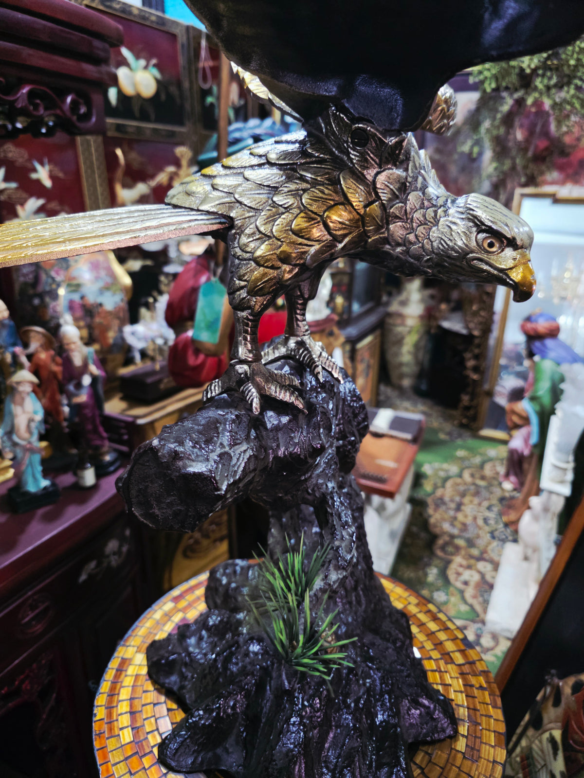 Escultura de Halcón en Metal🦅