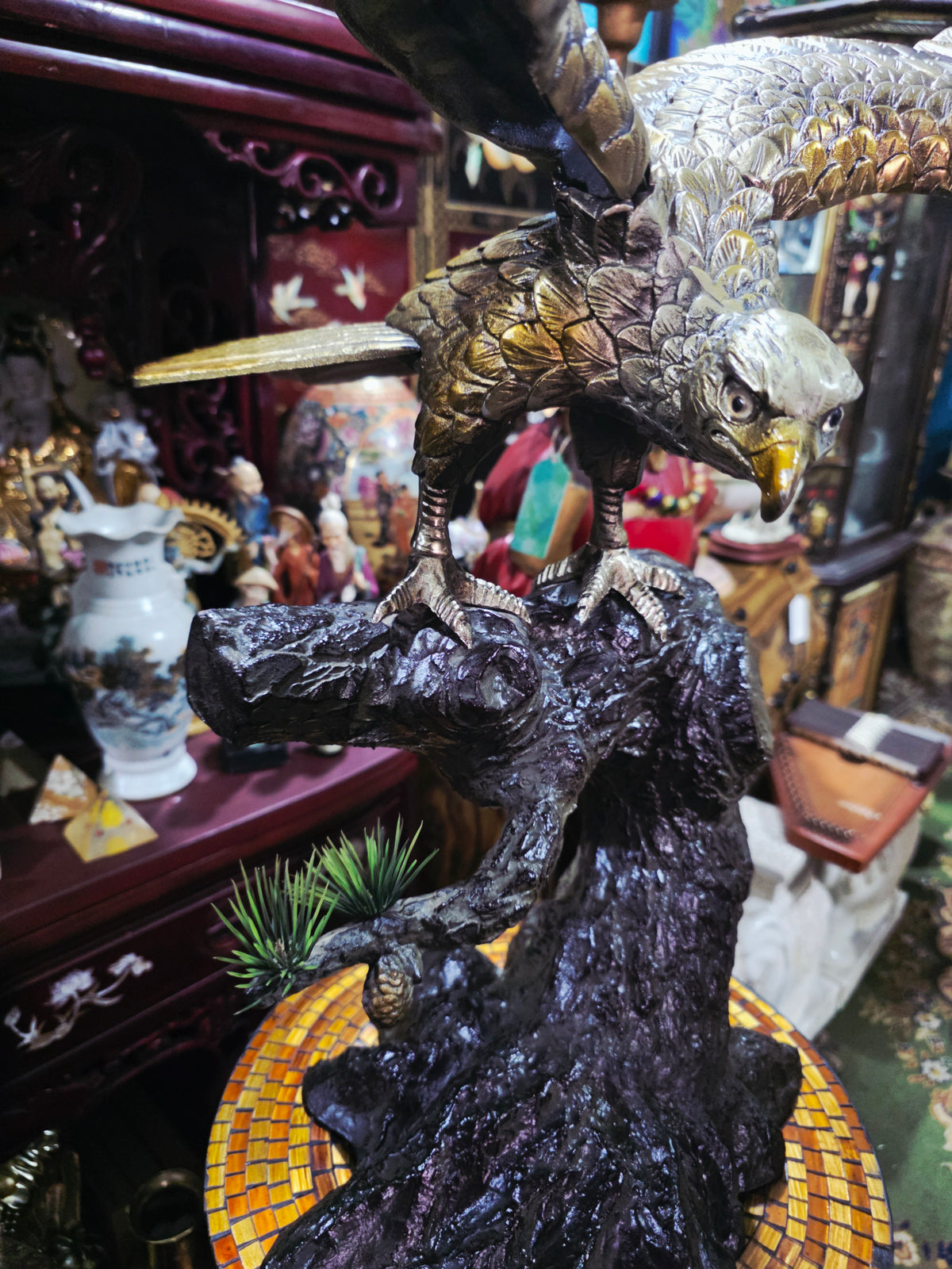 Escultura de Halcón en Metal🦅