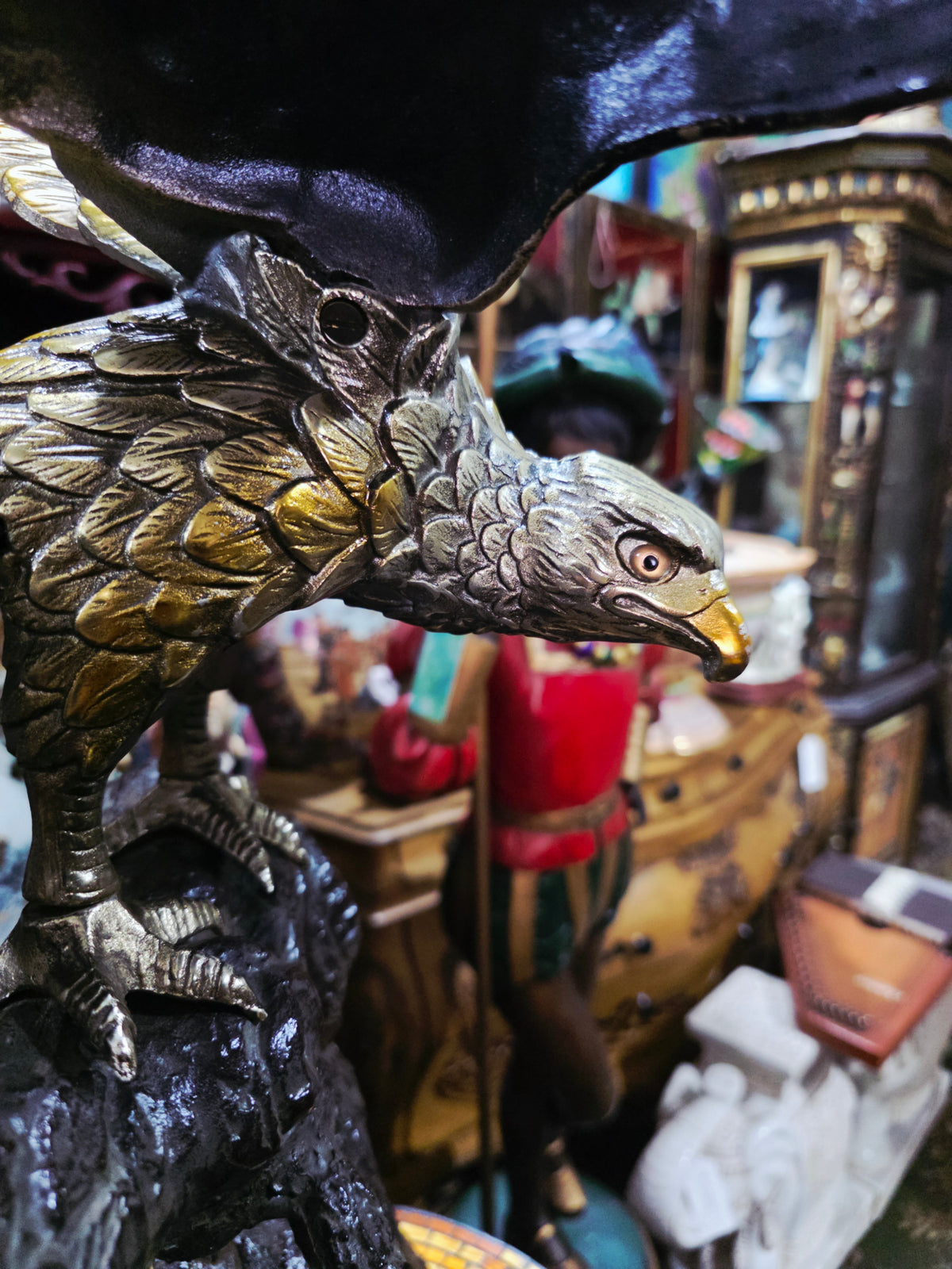 Escultura de Halcón en Metal🦅