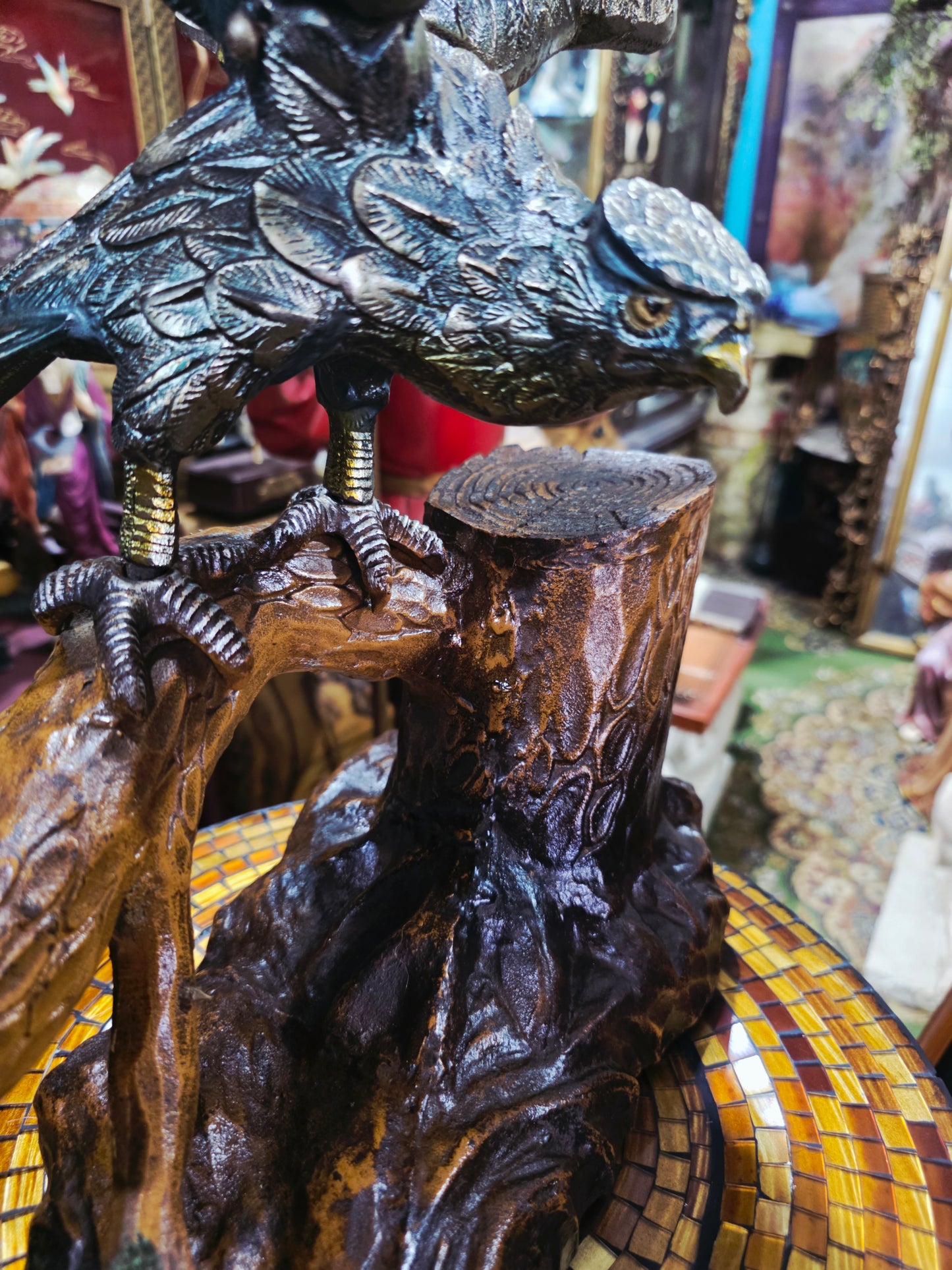 Hawk Sculpture Perched on a Tree Trunk – Art with Majestic Detail🦅