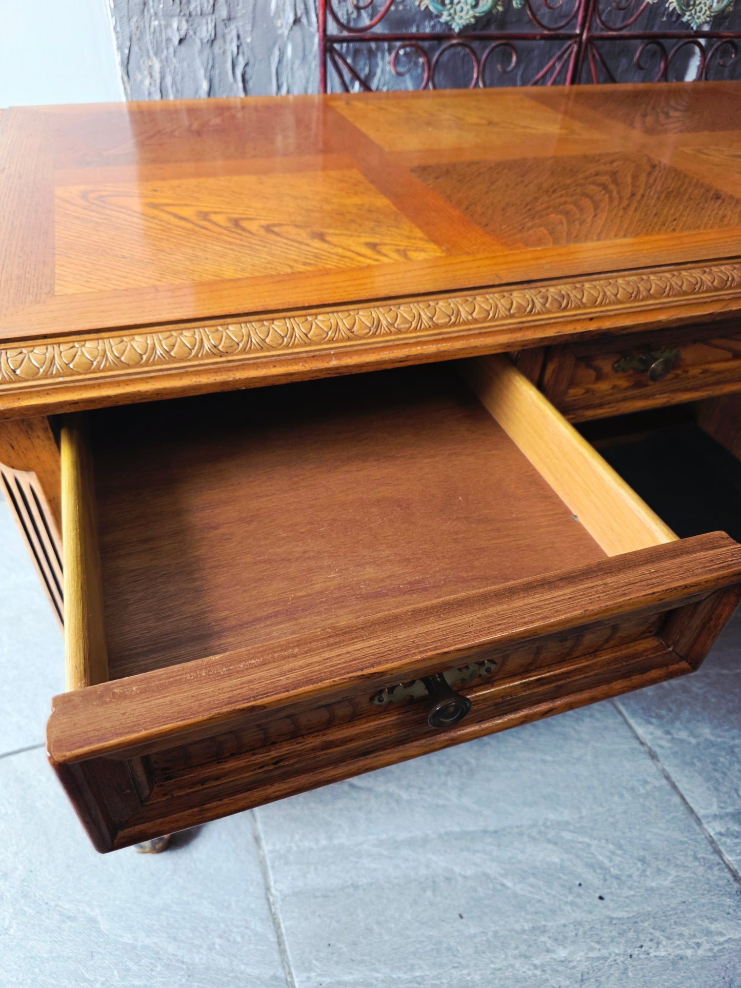 Bernhardt Flair Division Desk – Queen Anne Revival (1970s) 🪶⚜️🕊️