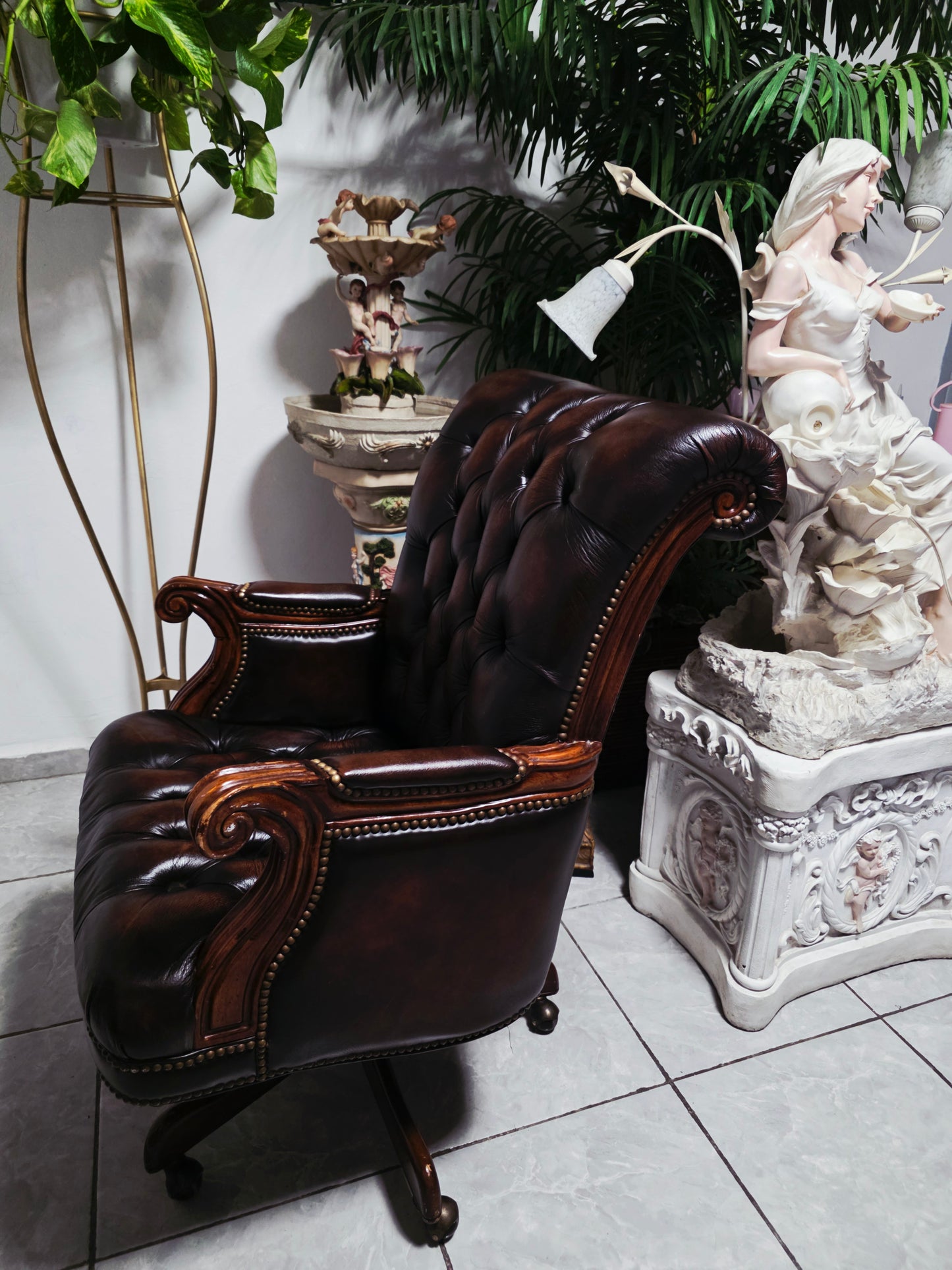 Silla Ejecutiva Chesterfield en Cuero Autentico – Elaborada por Coaster Furniture 🪑🏛️🪶