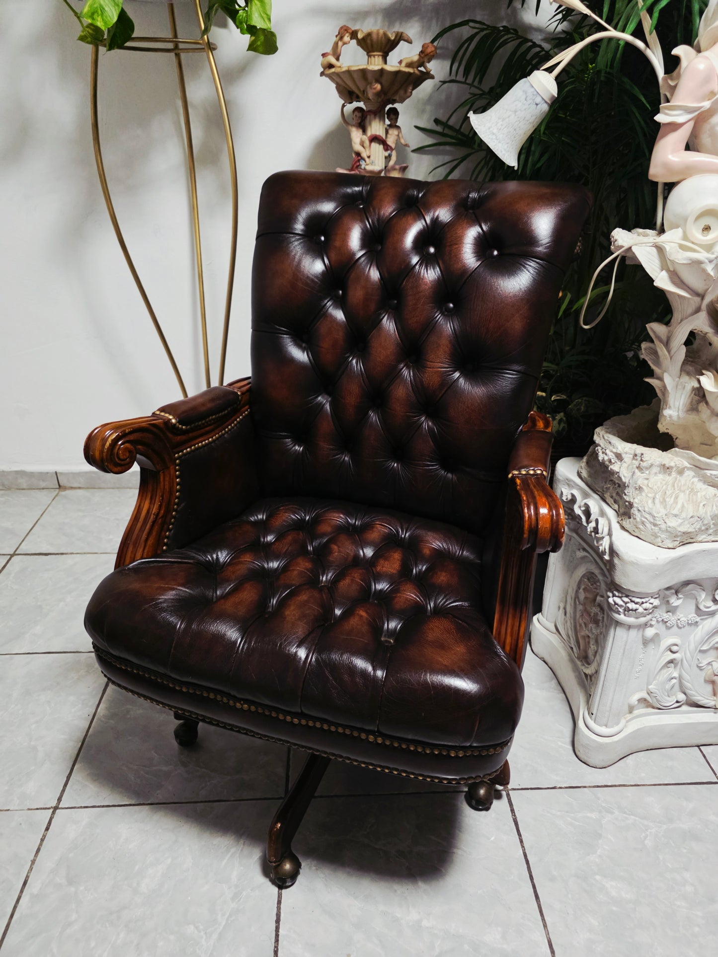 Silla Ejecutiva Chesterfield en Cuero Autentico – Elaborada por Coaster Furniture 🪑🏛️🪶
