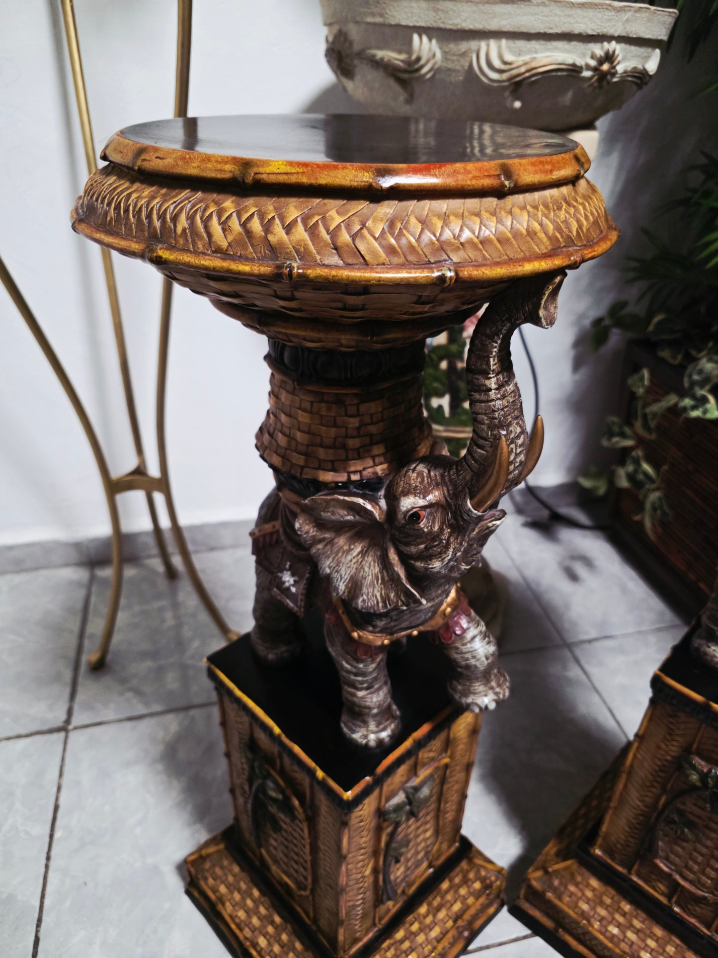 Par de Pedestales de Elefantes – Estilo Tropical Design Toscano 🌴🏛️🌹