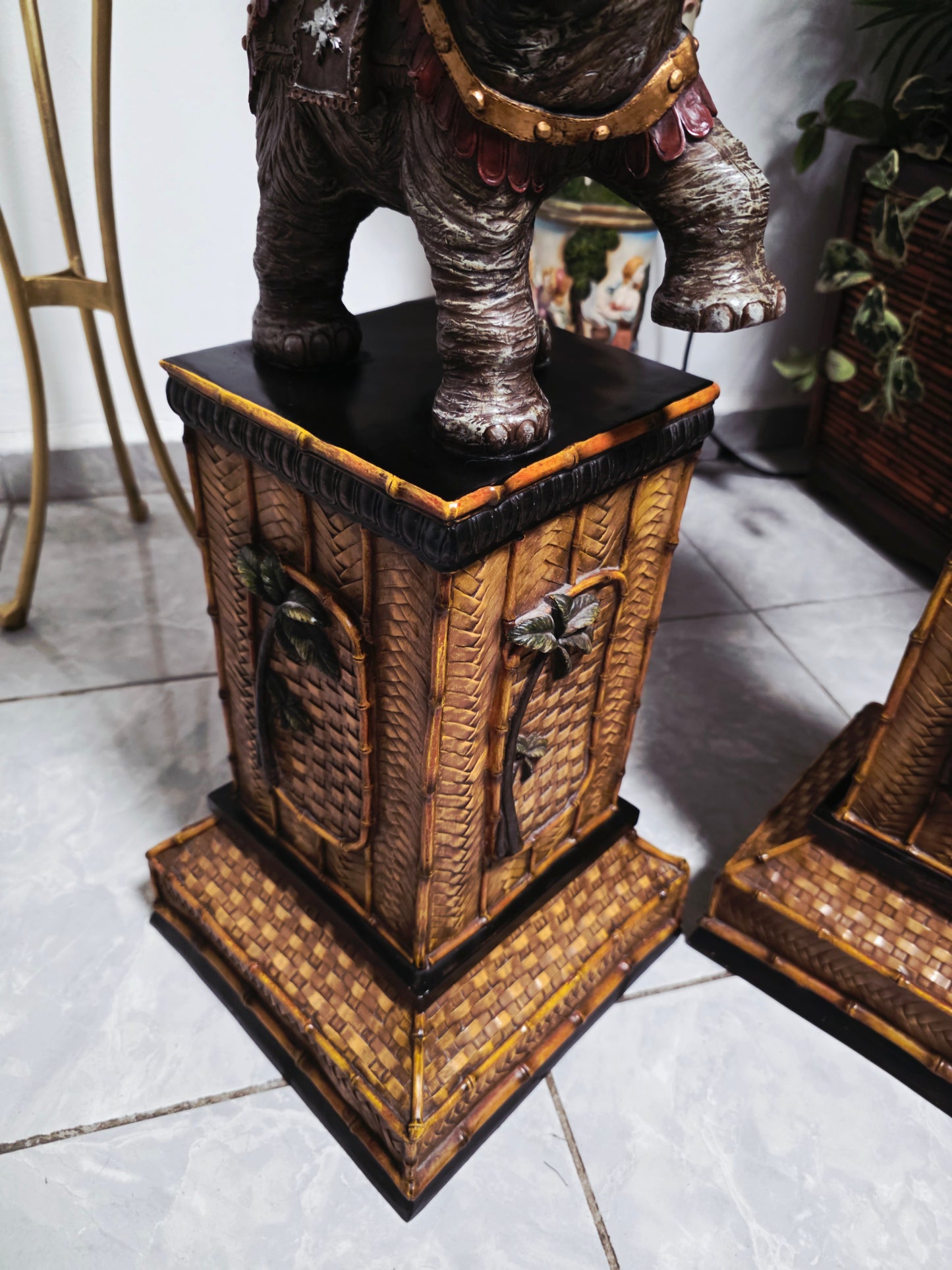 Par de Pedestales de Elefantes – Estilo Tropical Design Toscano 🌴🏛️🌹