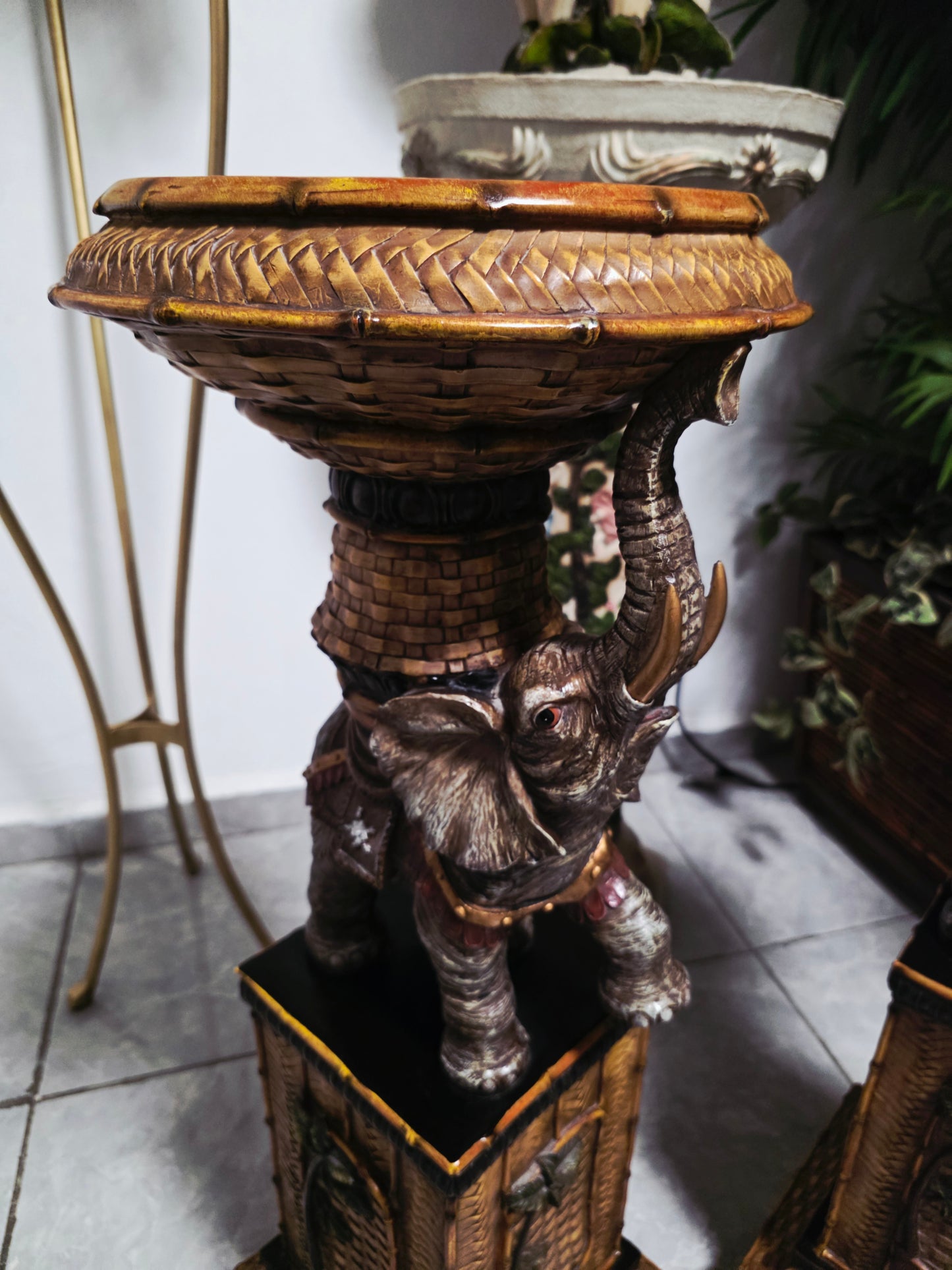 Par de Pedestales de Elefantes – Estilo Tropical Design Toscano 🌴🏛️🌹