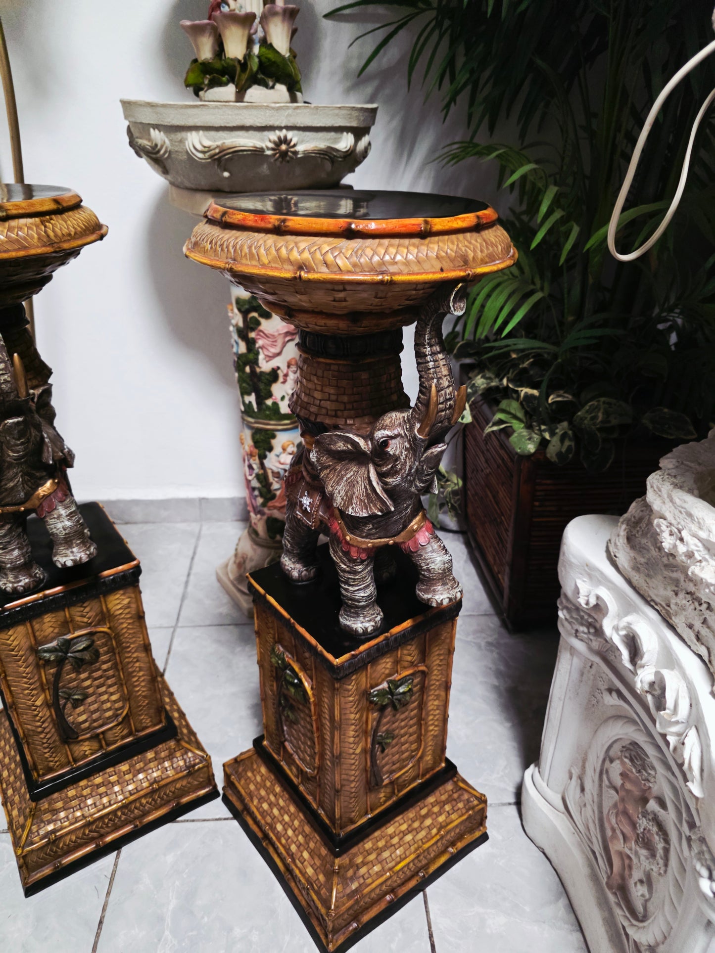 Par de Pedestales de Elefantes – Estilo Tropical Design Toscano 🌴🏛️🌹