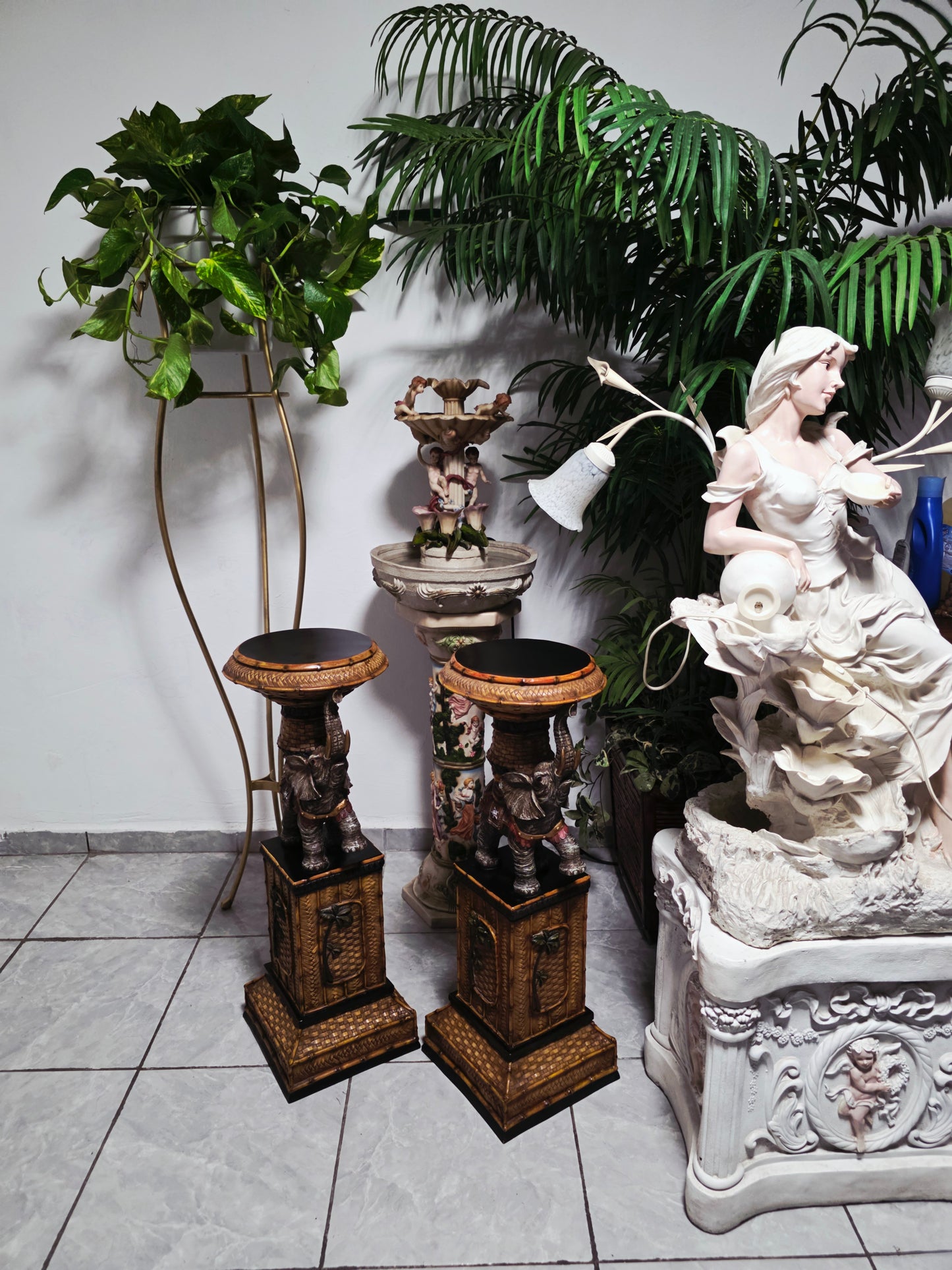 Par de Pedestales de Elefantes – Estilo Tropical Design Toscano 🌴🏛️🌹