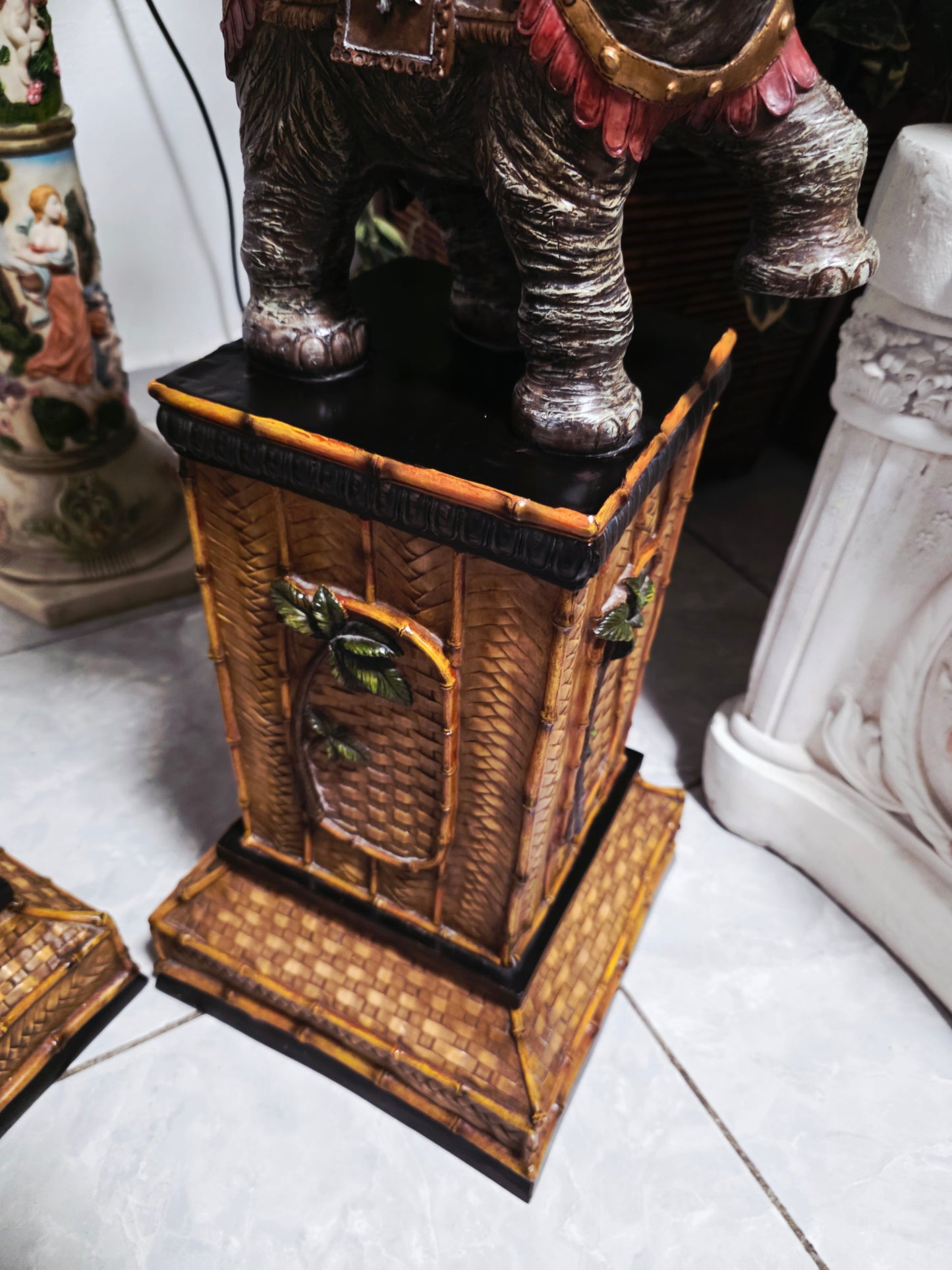 Par de Pedestales de Elefantes – Estilo Tropical Design Toscano 🌴🏛️🌹