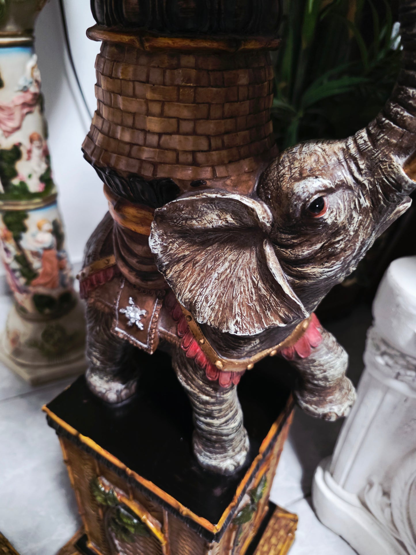 Par de Pedestales de Elefantes – Estilo Tropical Design Toscano 🌴🏛️🌹