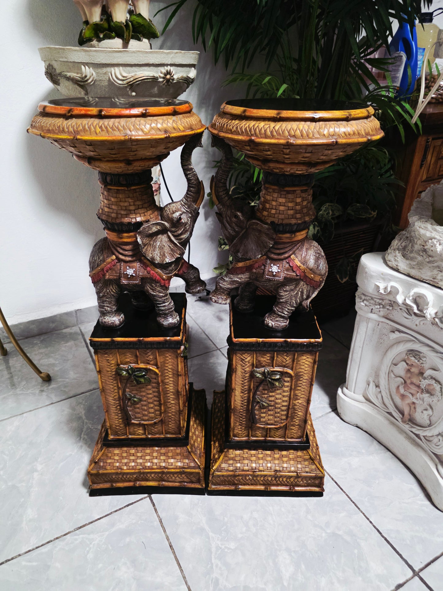 Par de Pedestales de Elefantes – Estilo Tropical Design Toscano 🌴🏛️🌹