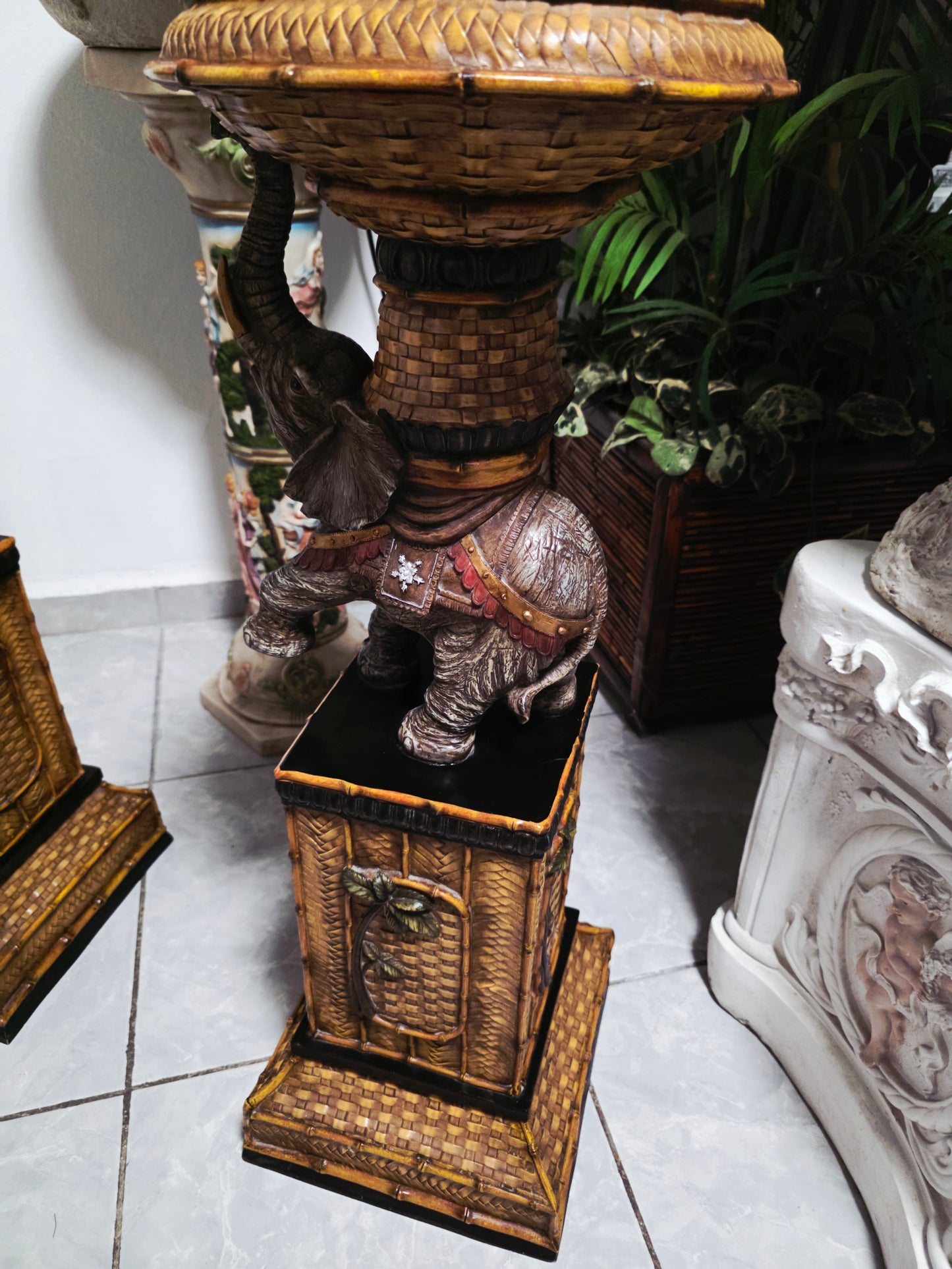 Par de Pedestales de Elefantes – Estilo Tropical Design Toscano 🌴🏛️🌹