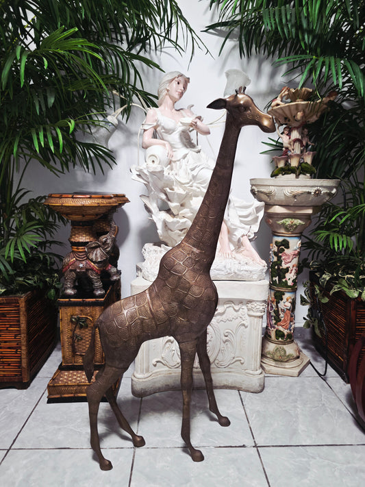 Bronze Giraffe Sculpture 🦒✨🦒